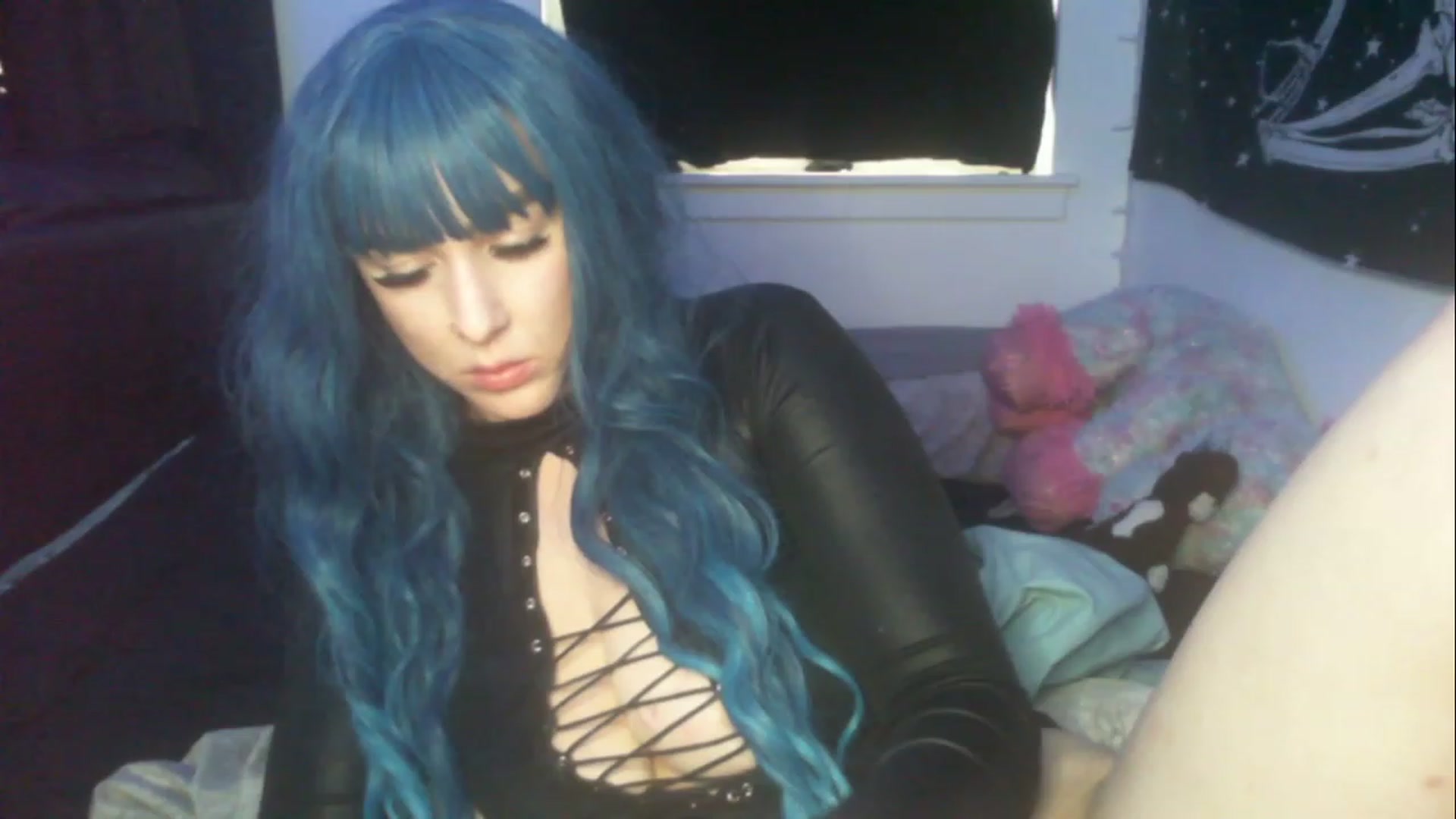 Gallery image thumbnail from ItsRavenRoses's myfreecams stream on, 04/22/2023, 15:52 image 15 of 20