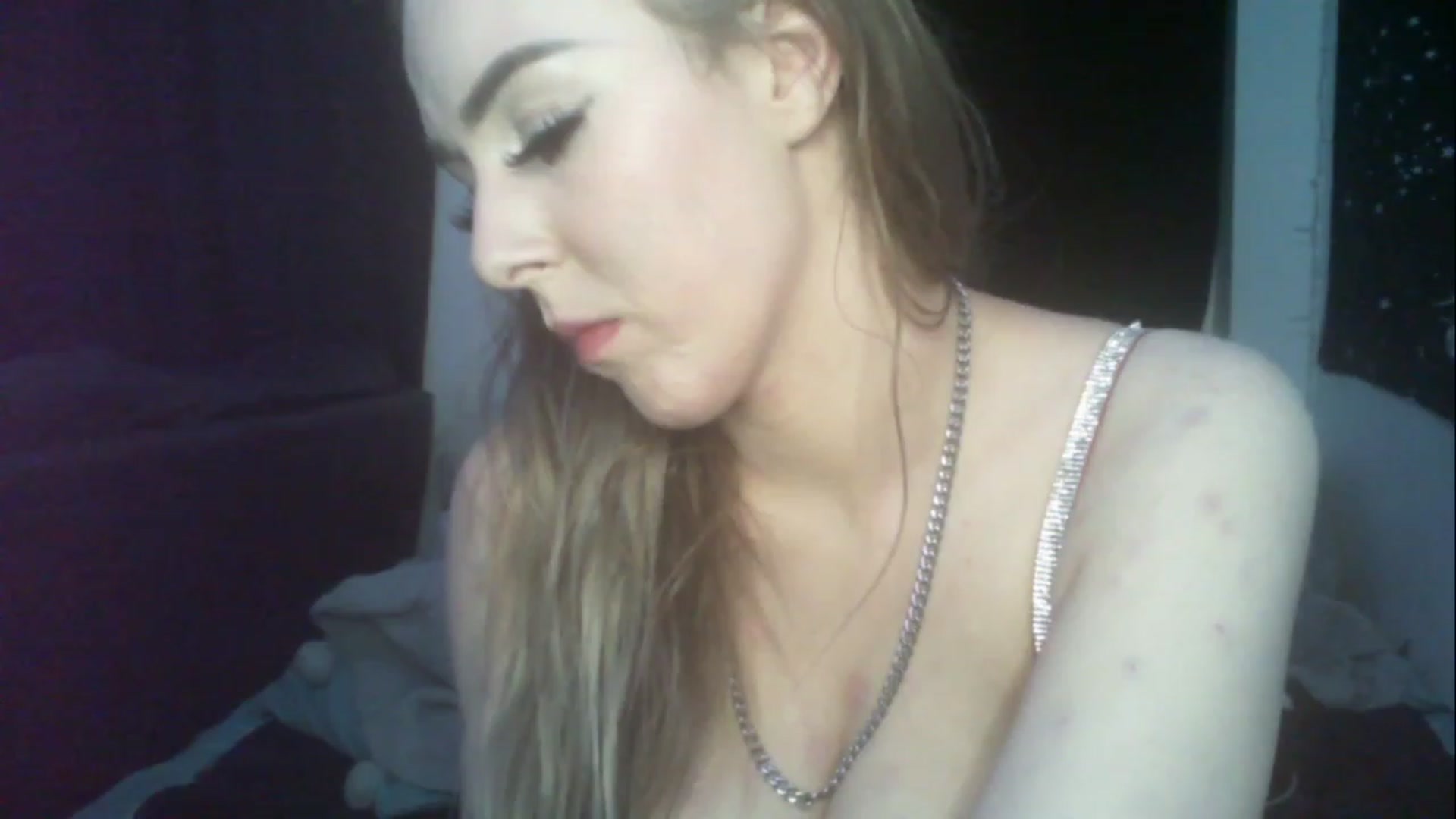 Gallery image thumbnail from ItsRavenRoses's myfreecams stream on, 05/02/2023, 07:52 image 10 of 20