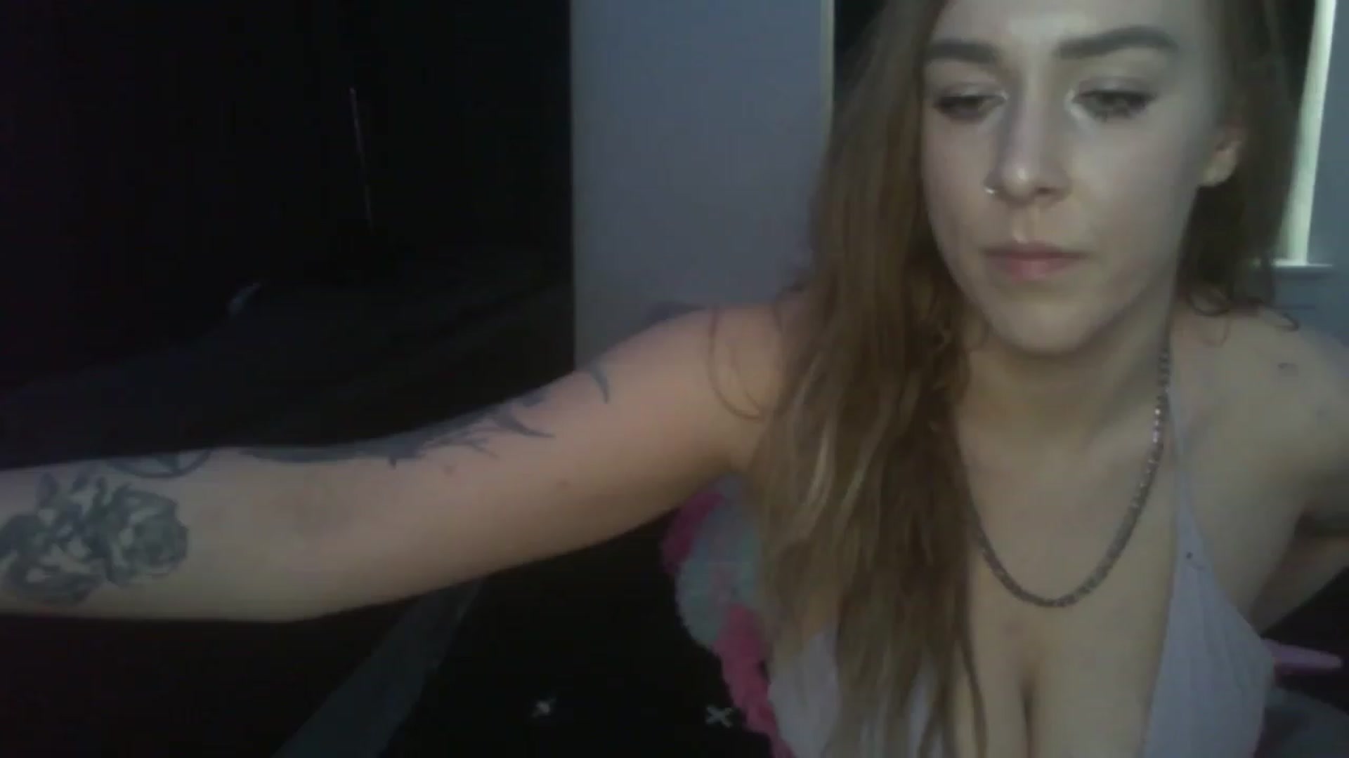 Gallery image thumbnail from ItsRavenRoses's myfreecams stream on, 06/13/2023, 16:15 image 7 of 20