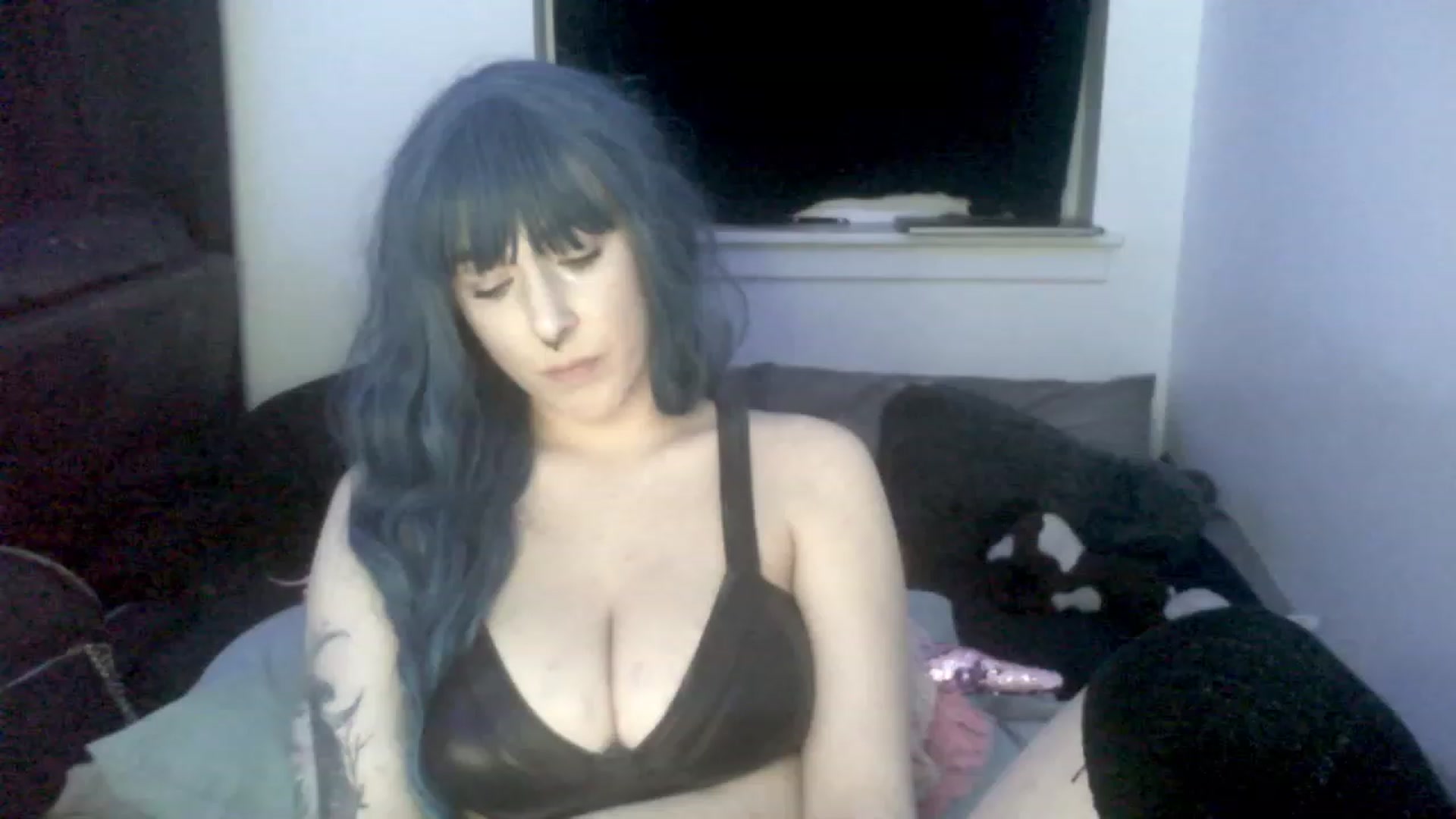 Gallery image thumbnail from ItsRavenRoses's myfreecams stream on, 07/03/2023, 09:03 image 13 of 20