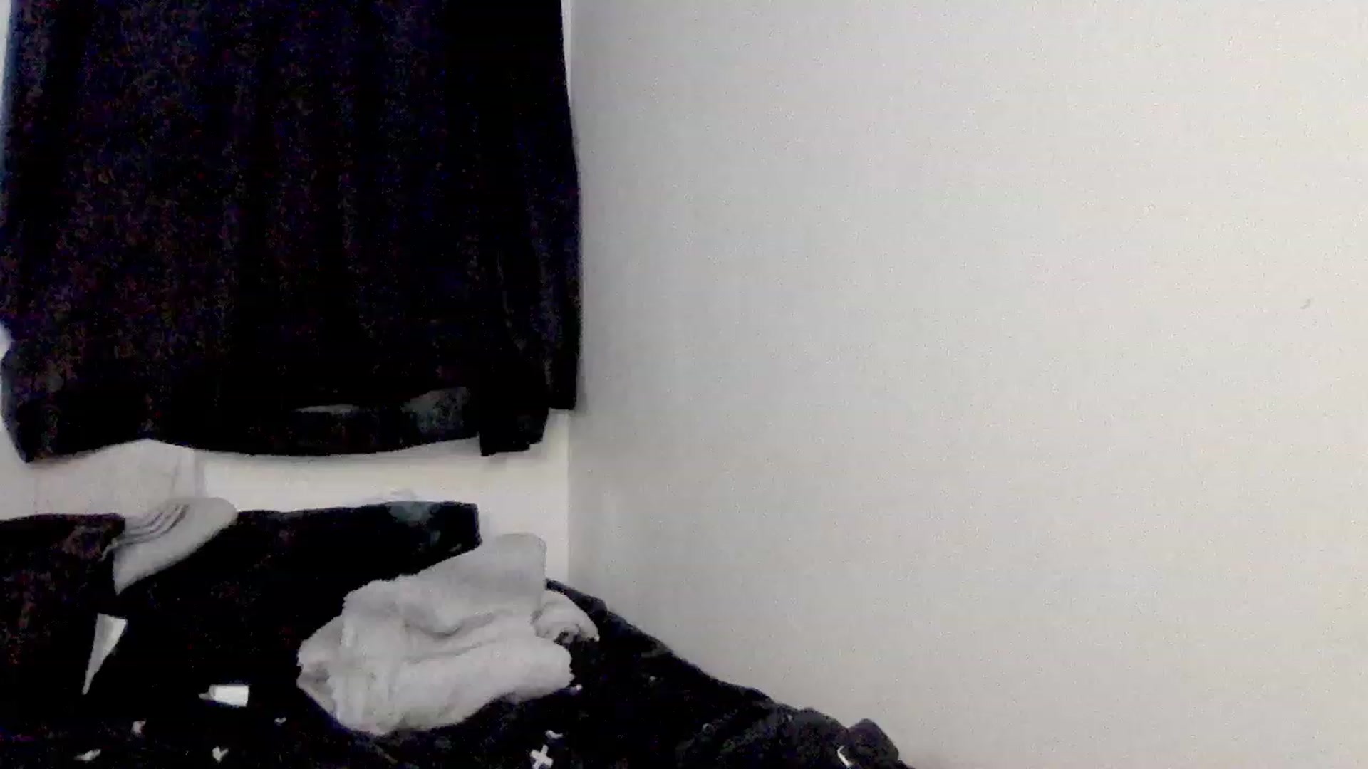 Gallery image thumbnail from ItsRavenRoses's myfreecams stream on, 01/01/2024, 18:39 image 17 of 20