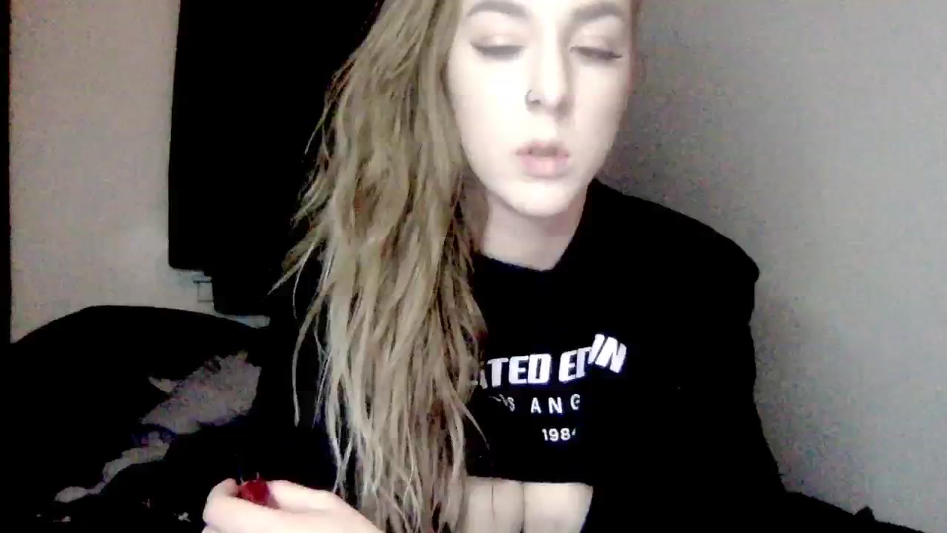 Gallery image thumbnail from ItsRavenRoses's myfreecams stream on, 02/04/2024, 14:21 image 18 of 20