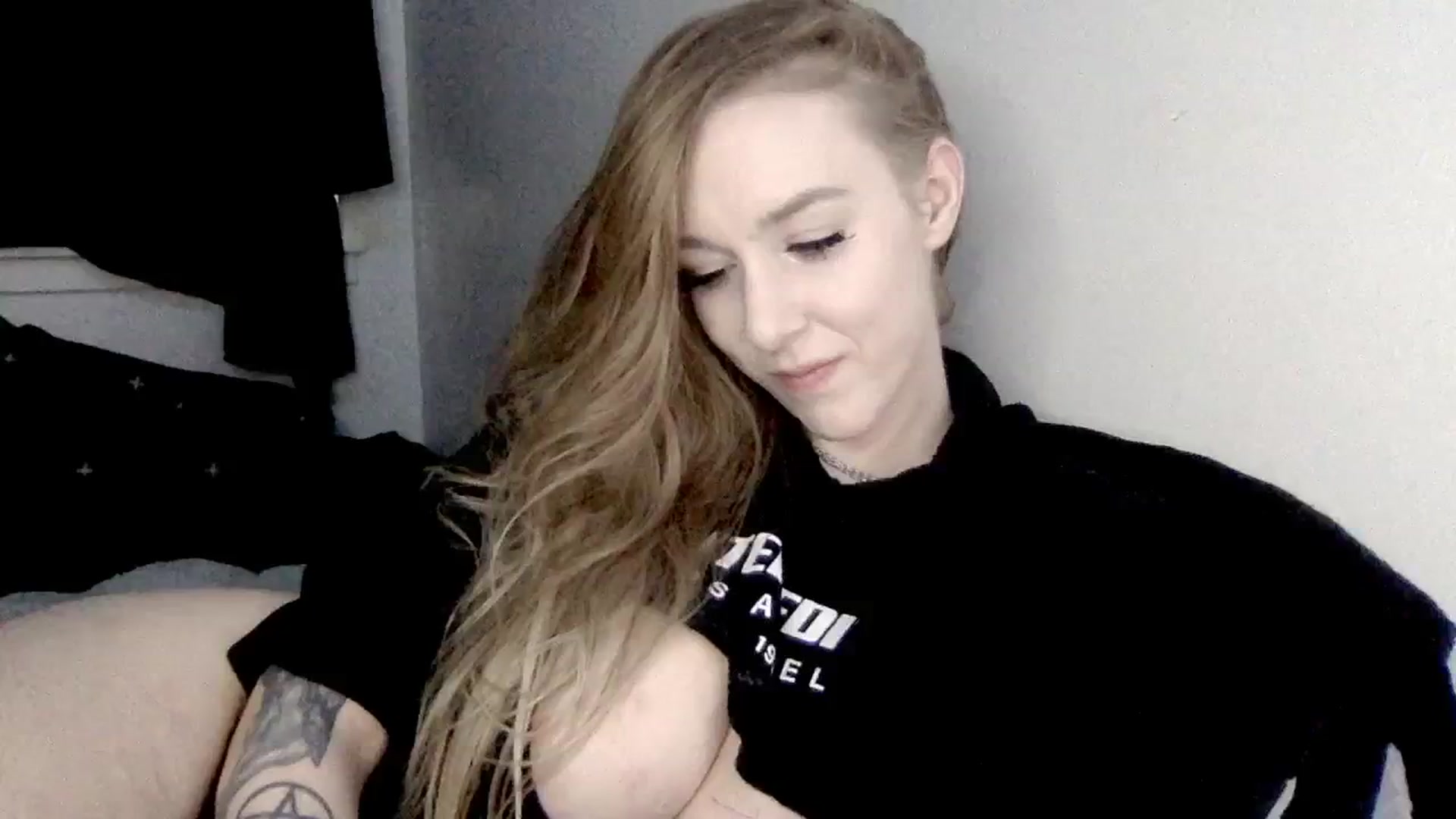 Gallery image thumbnail from ItsRavenRoses's myfreecams stream on, 02/07/2024, 18:34 image 18 of 20