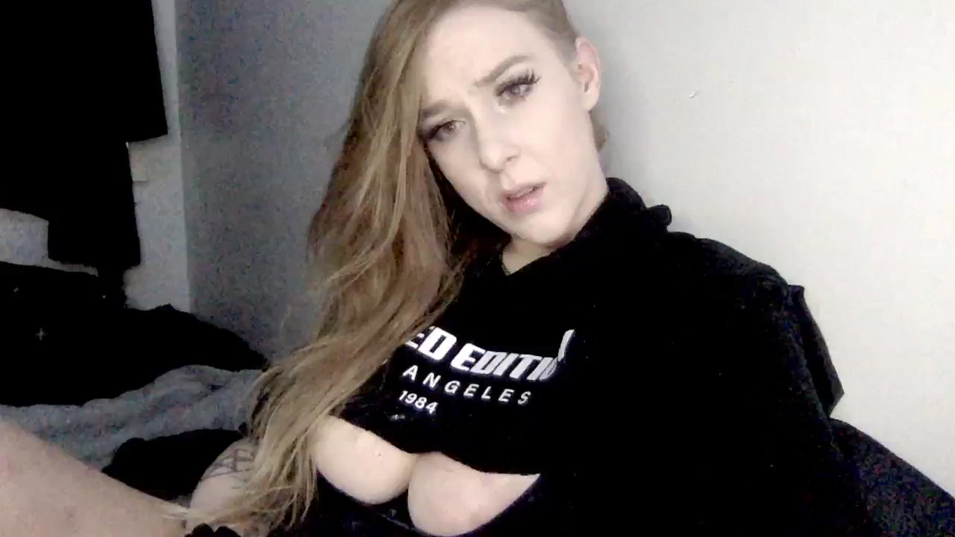 Gallery image thumbnail from ItsRavenRoses's myfreecams stream on, 02/07/2024, 18:34 image 2 of 20