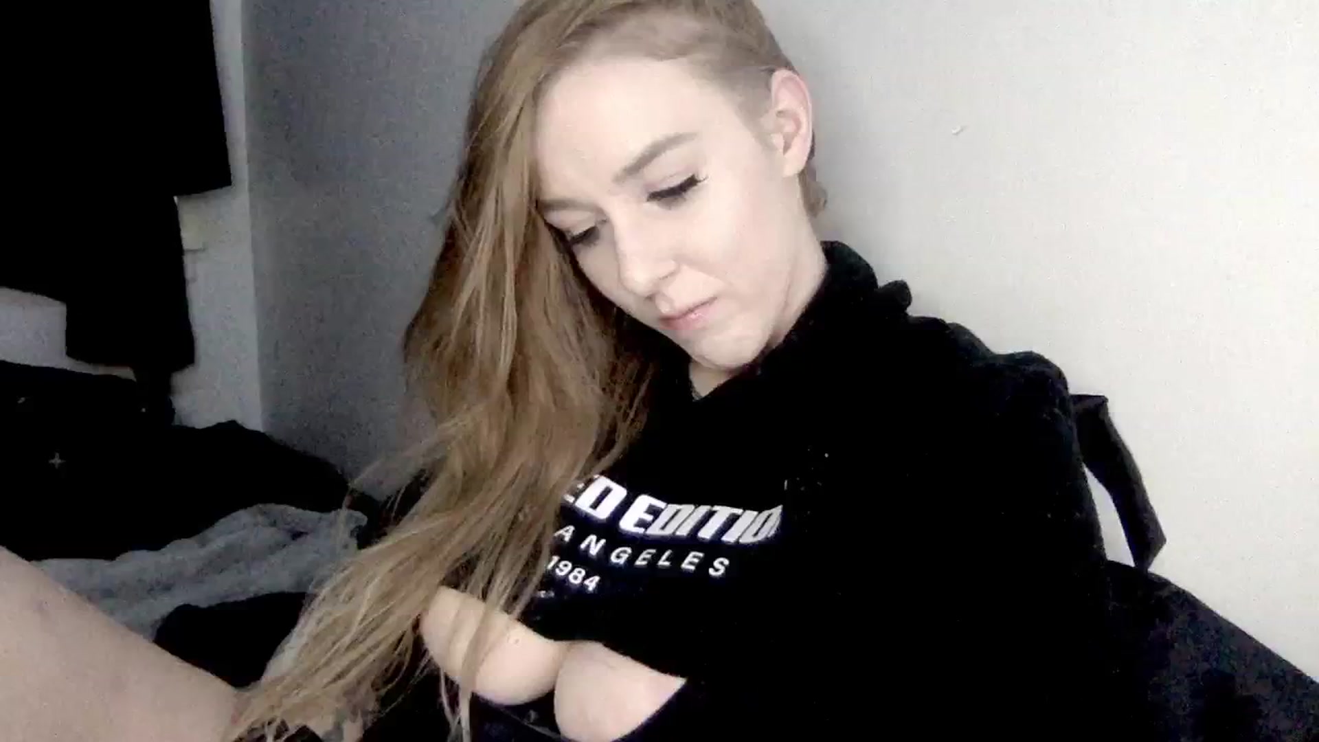 Gallery image thumbnail from ItsRavenRoses's myfreecams stream on, 02/07/2024, 18:34 image 3 of 20