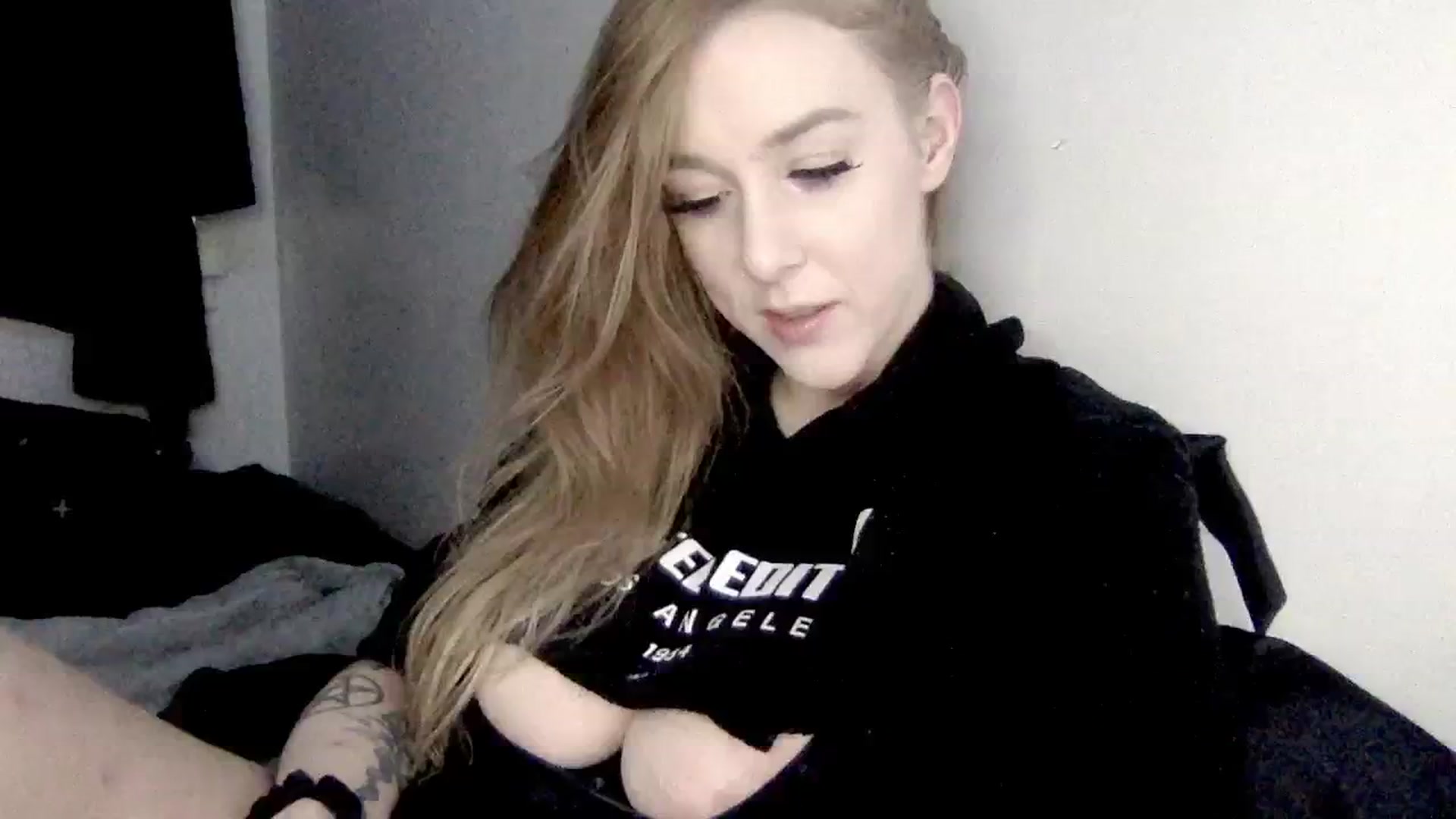 Gallery image thumbnail from ItsRavenRoses's myfreecams stream on, 02/07/2024, 18:34 image 1 of 20