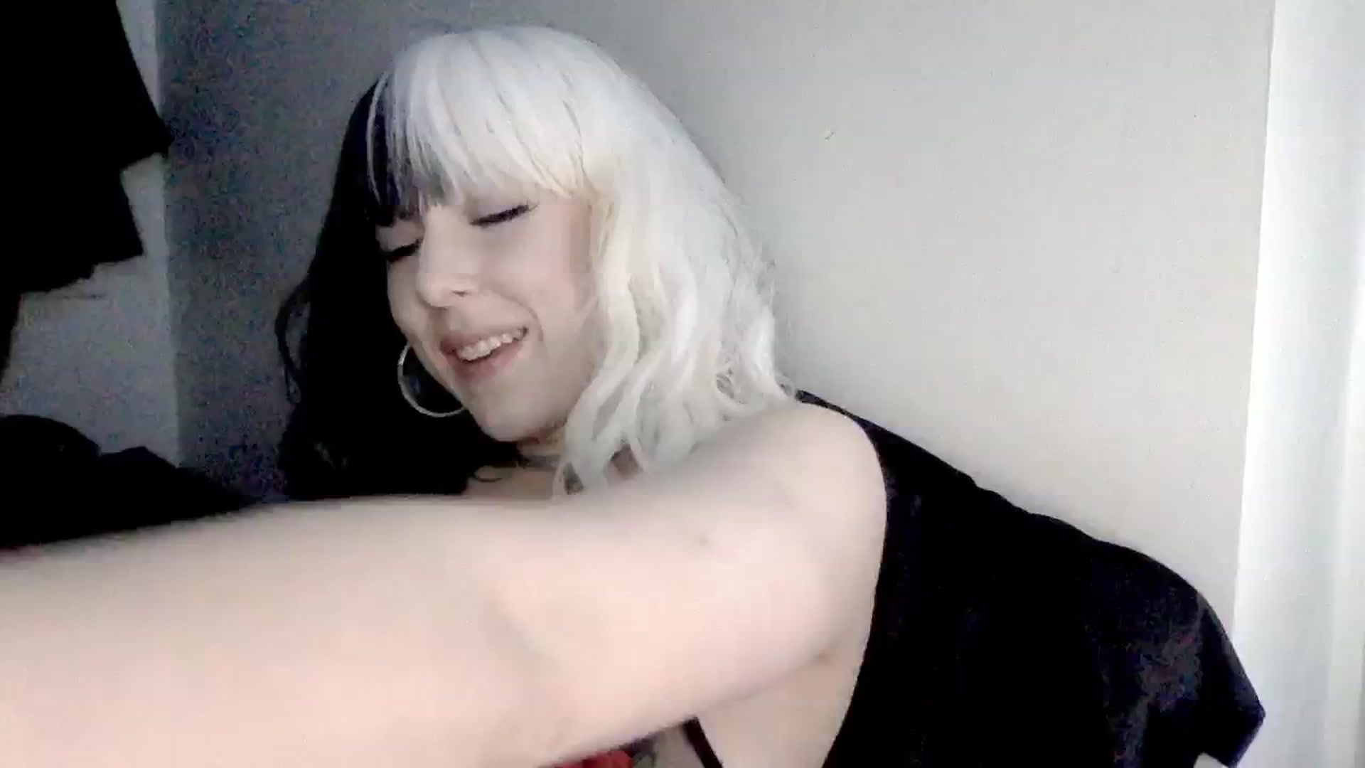 Gallery image thumbnail from ItsRavenRoses's myfreecams stream on, 02/09/2024, 12:10 image 20 of 20