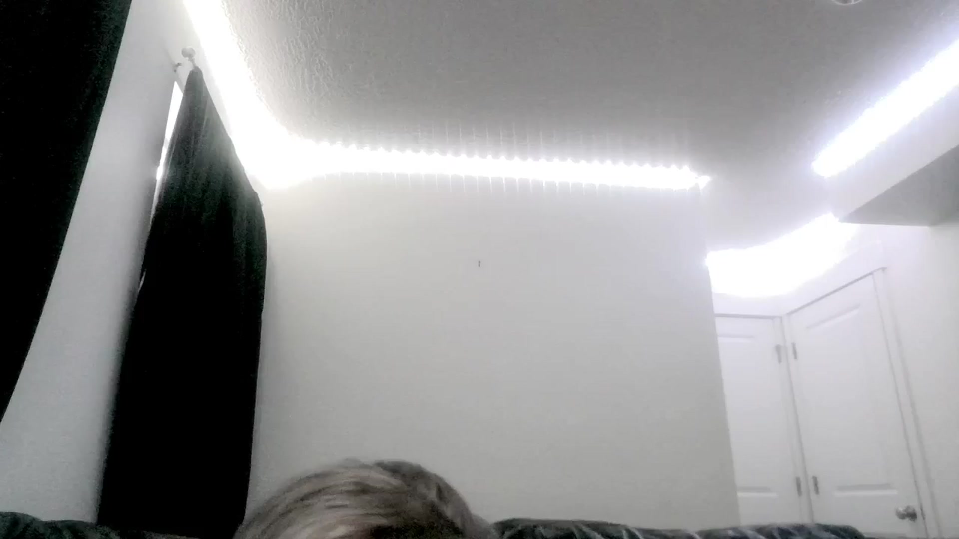 Gallery image thumbnail from ItsRavenRoses's myfreecams stream on, 03/10/2024, 15:06 image 14 of 20