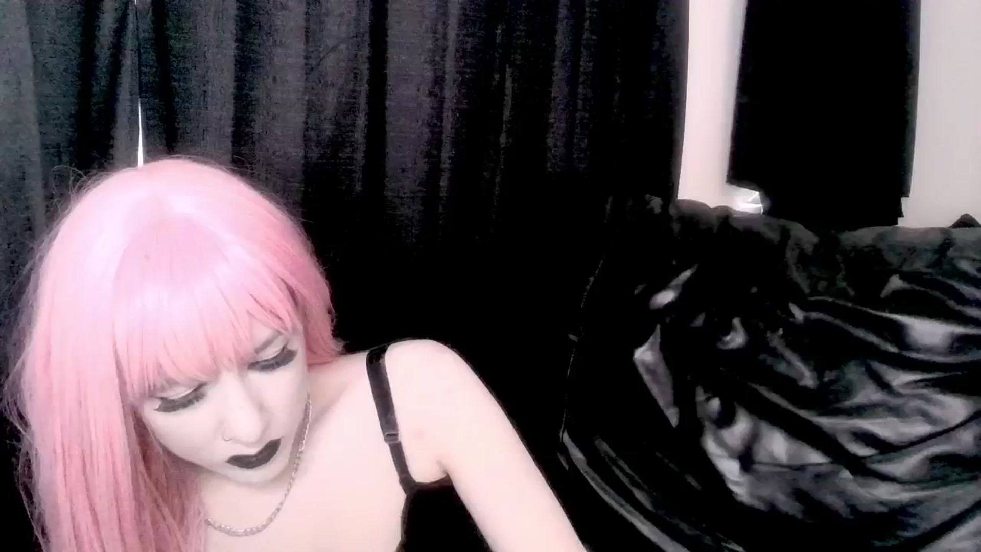 Gallery image thumbnail from ItsRavenRoses's myfreecams stream on, 03/14/2024, 15:58 image 17 of 20