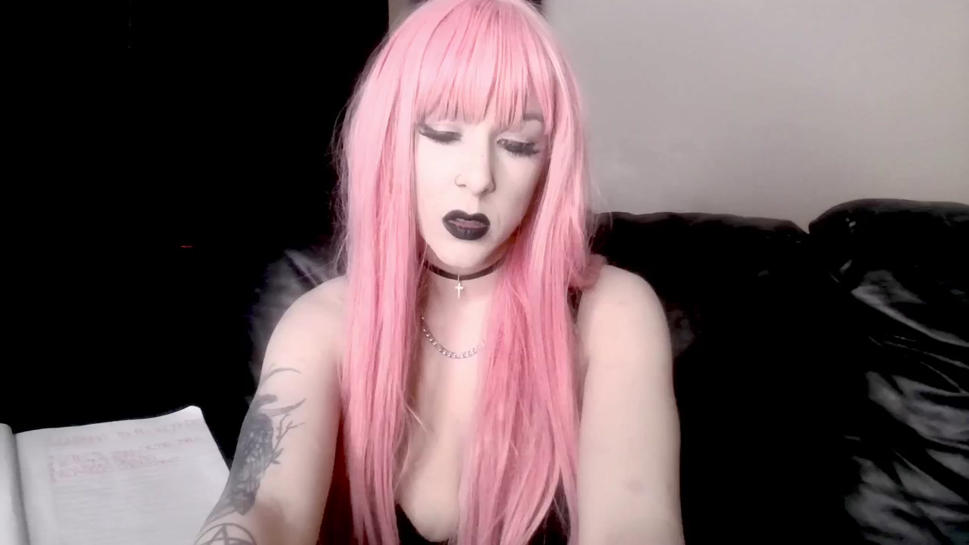 Gallery image thumbnail from ItsRavenRoses's myfreecams stream on, 03/14/2024, 15:58 image 3 of 20