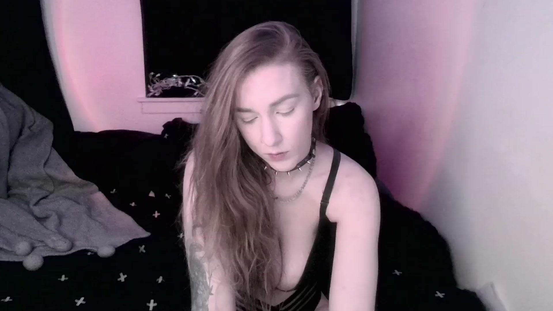 Gallery image thumbnail from ItsRavenRoses's myfreecams stream on, 03/20/2024, 15:59 image 15 of 20