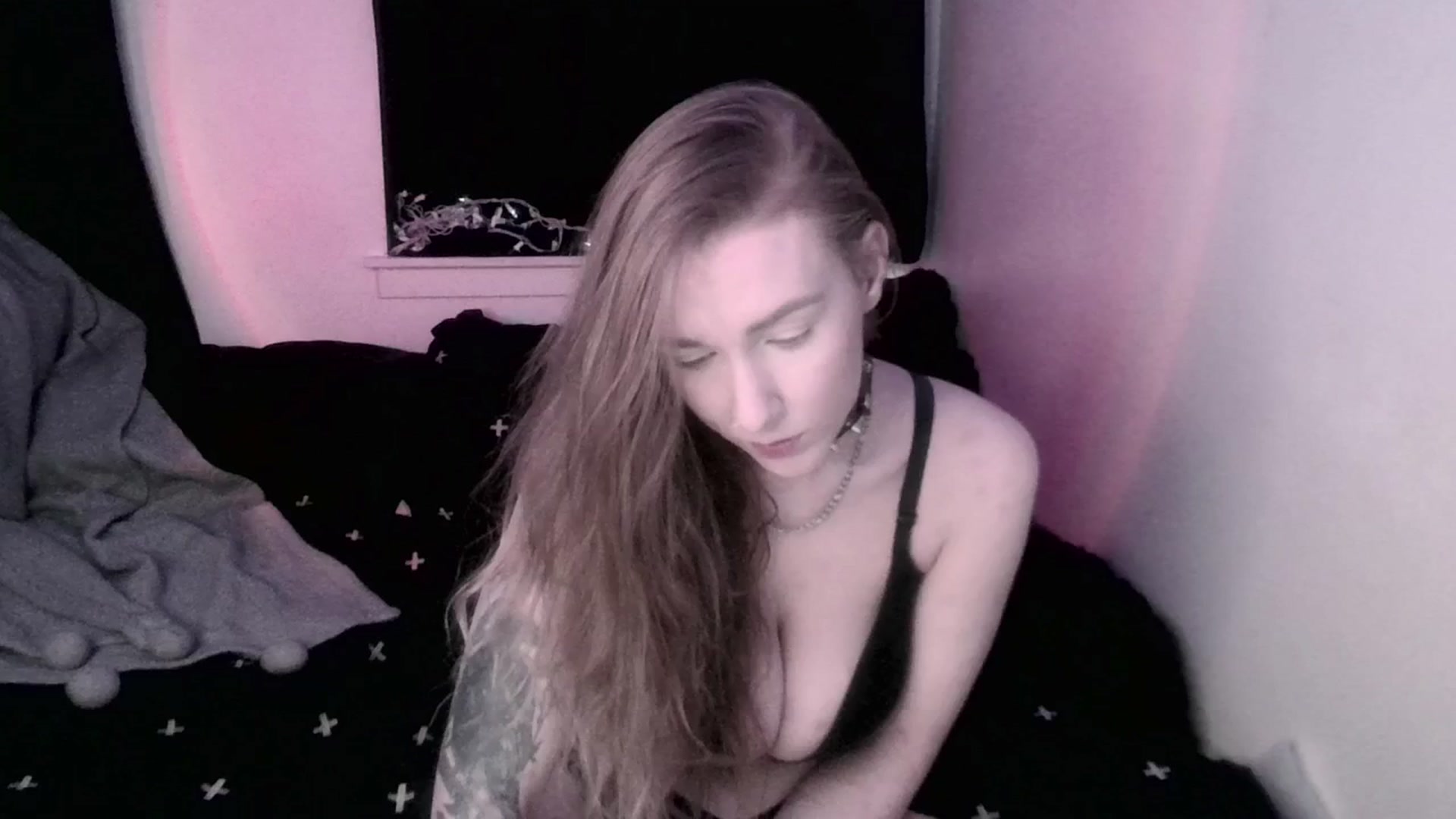 Gallery image thumbnail from ItsRavenRoses's myfreecams stream on, 03/20/2024, 15:59 image 16 of 20