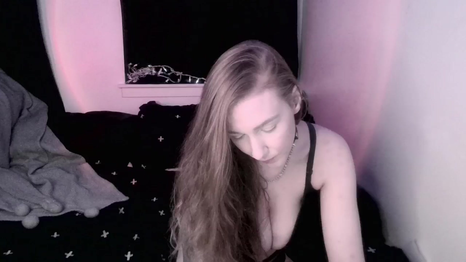 Gallery image thumbnail from ItsRavenRoses's myfreecams stream on, 03/20/2024, 15:59 image 19 of 20