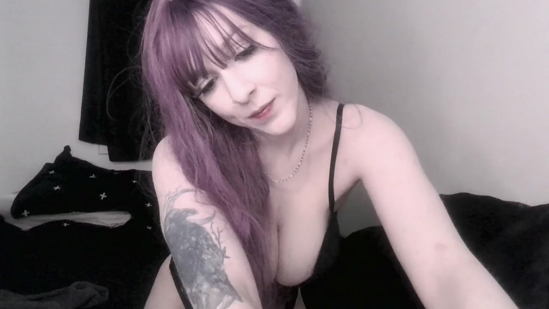 Gallery image thumbnail from ItsRavenRoses's myfreecams stream on, 03/29/2024, 14:41 image 20 of 20