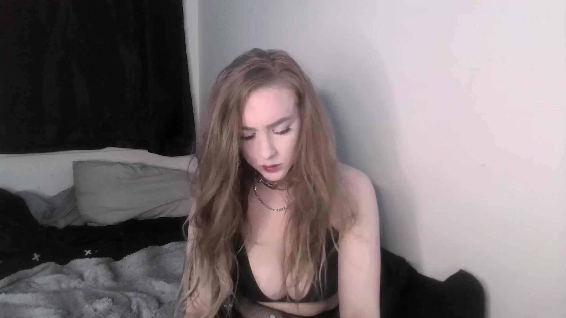 Gallery image thumbnail from ItsRavenRoses's myfreecams stream on, 05/03/2024, 07:54 image 4 of 20