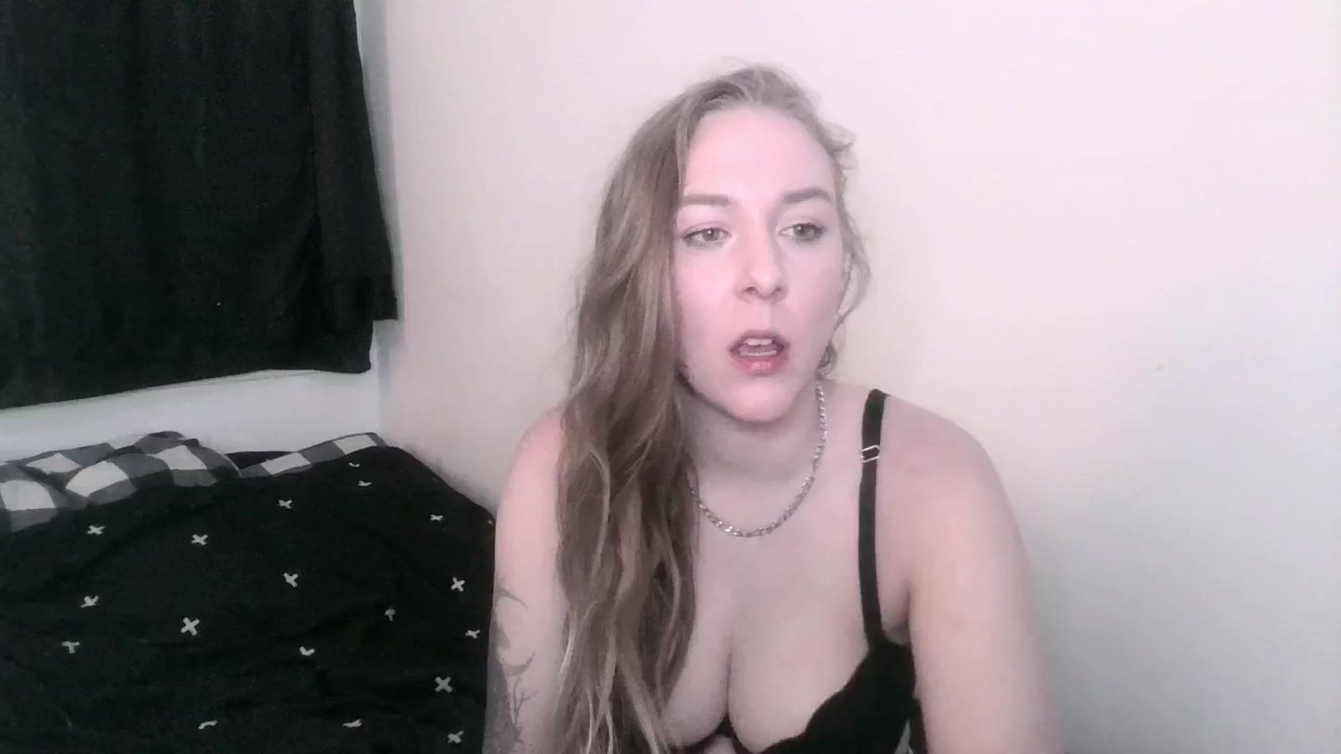 Gallery image thumbnail from ItsRavenRoses's myfreecams stream on, 05/26/2024, 22:07 image 19 of 20