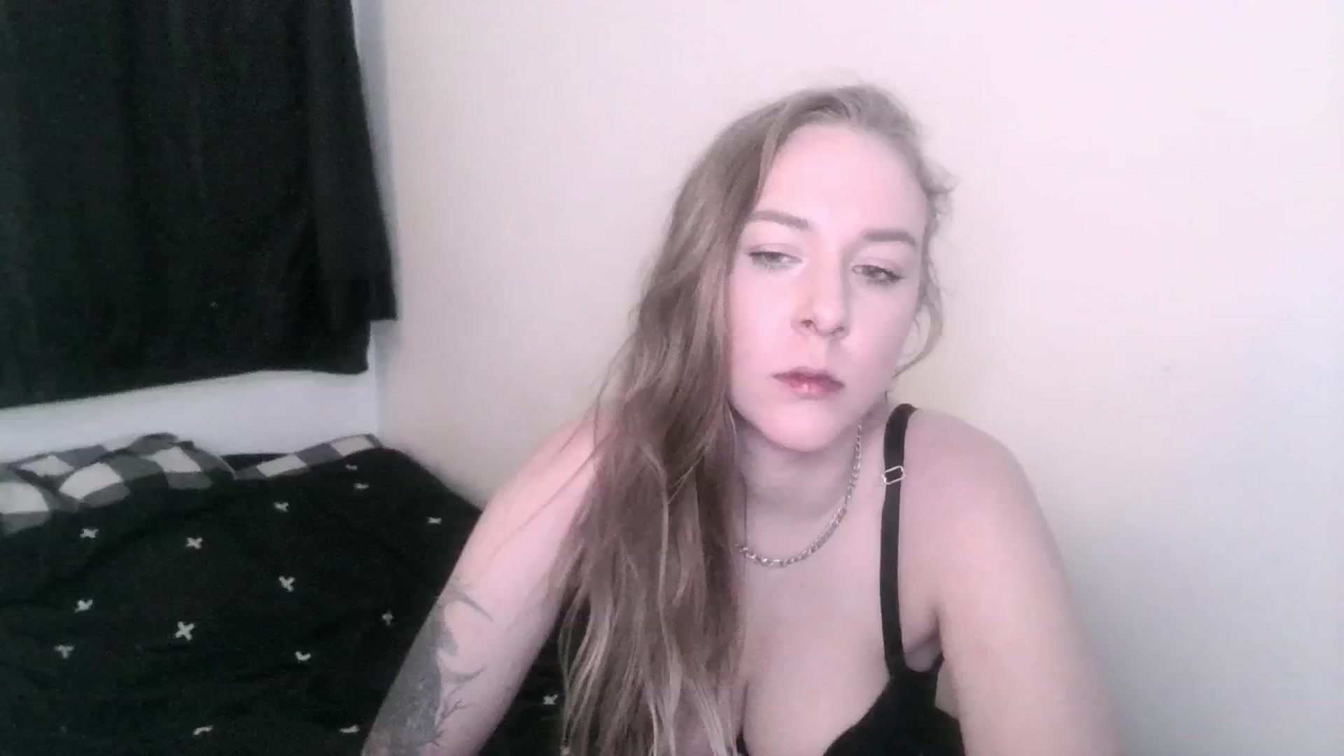 Gallery image thumbnail from ItsRavenRoses's myfreecams stream on, 05/26/2024, 22:07 image 13 of 20