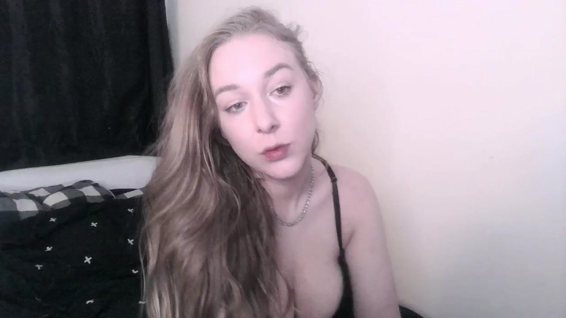 Gallery image thumbnail from ItsRavenRoses's myfreecams stream on, 05/26/2024, 22:07 image 1 of 20