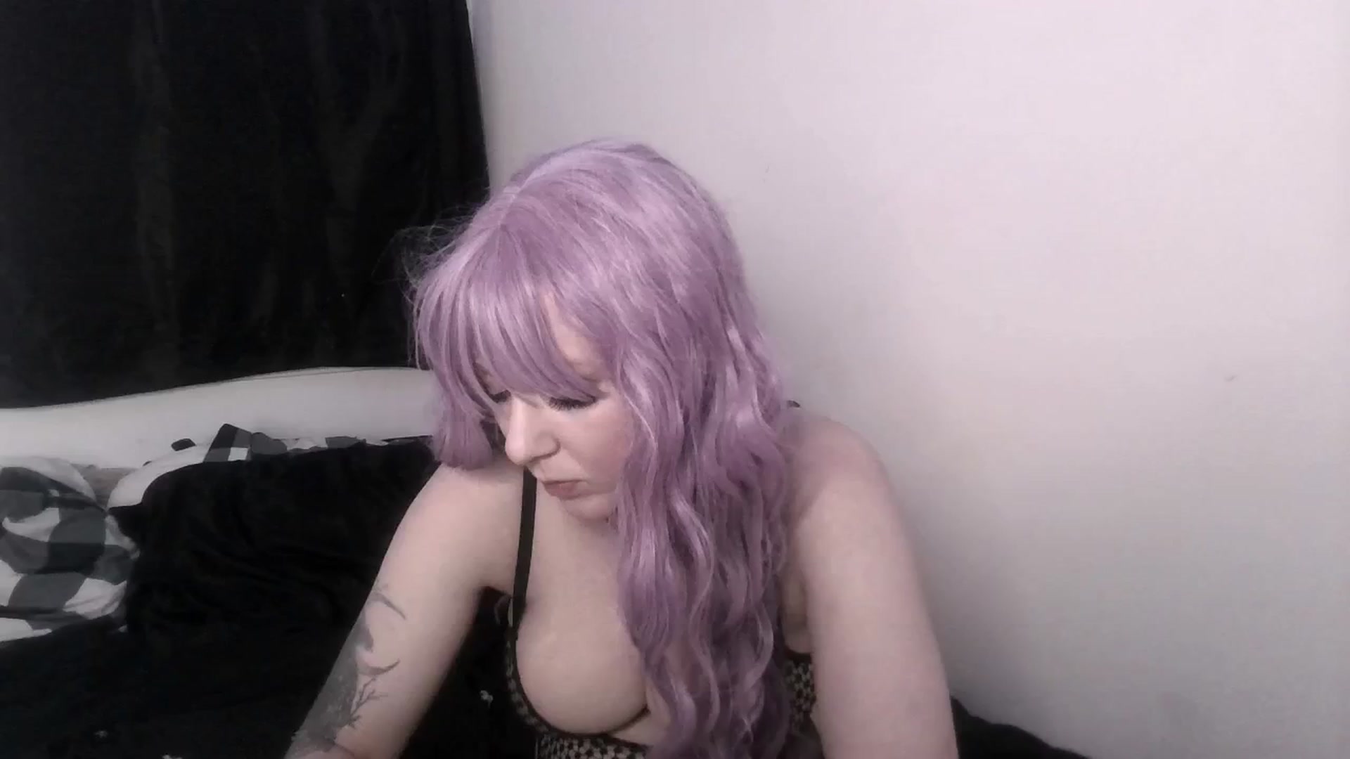 Gallery image thumbnail from ItsRavenRoses's myfreecams stream on, 05/30/2024, 24:01 image 3 of 20
