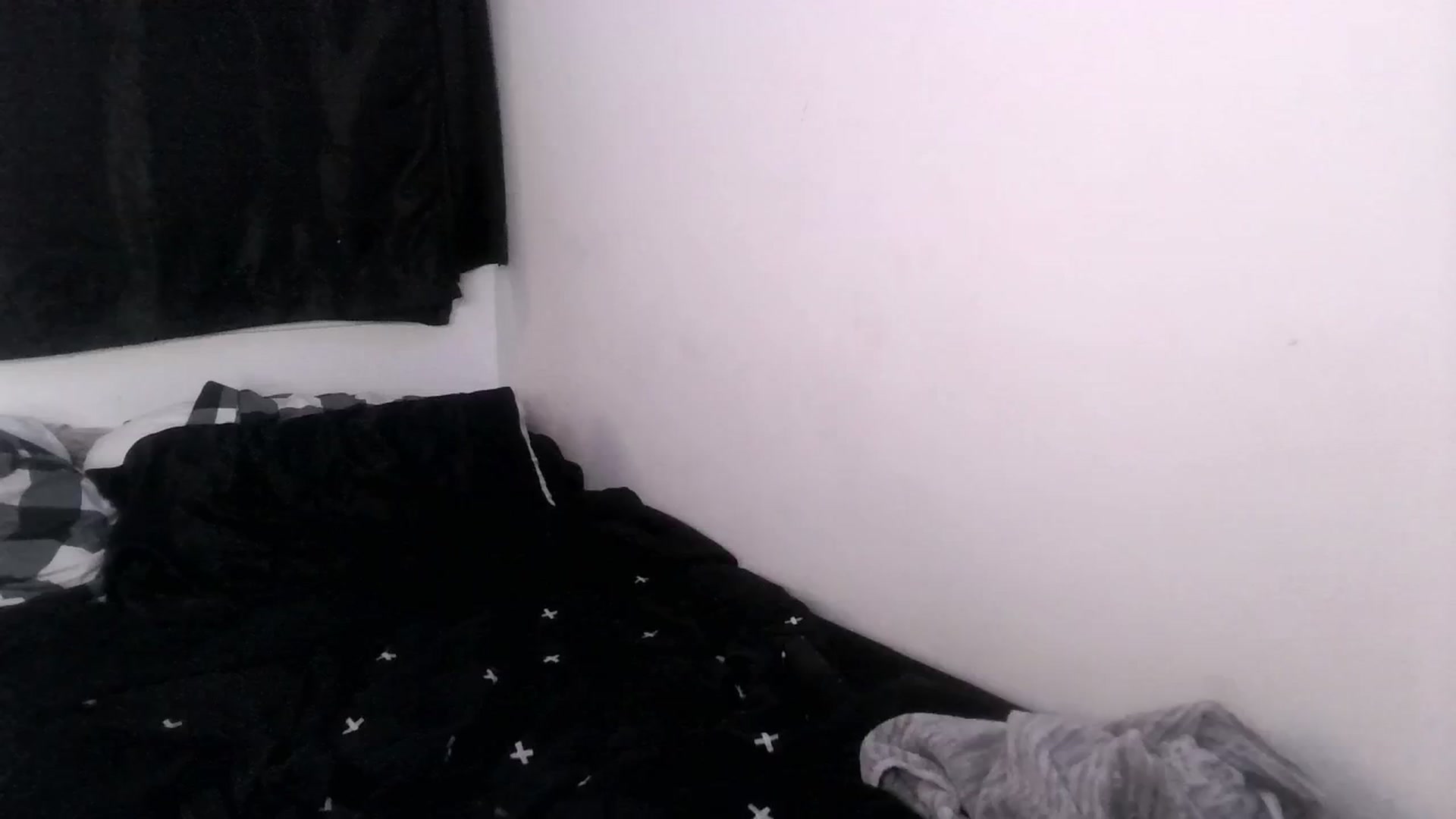 Gallery image thumbnail from ItsRavenRoses's myfreecams stream on, 05/30/2024, 24:20 image 9 of 20