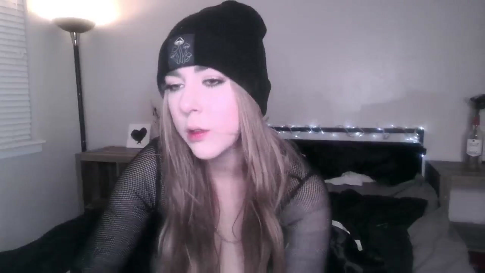 Gallery image thumbnail from ItsRavenRoses's myfreecams stream on, 09/24/2024, 08:10 image 8 of 20