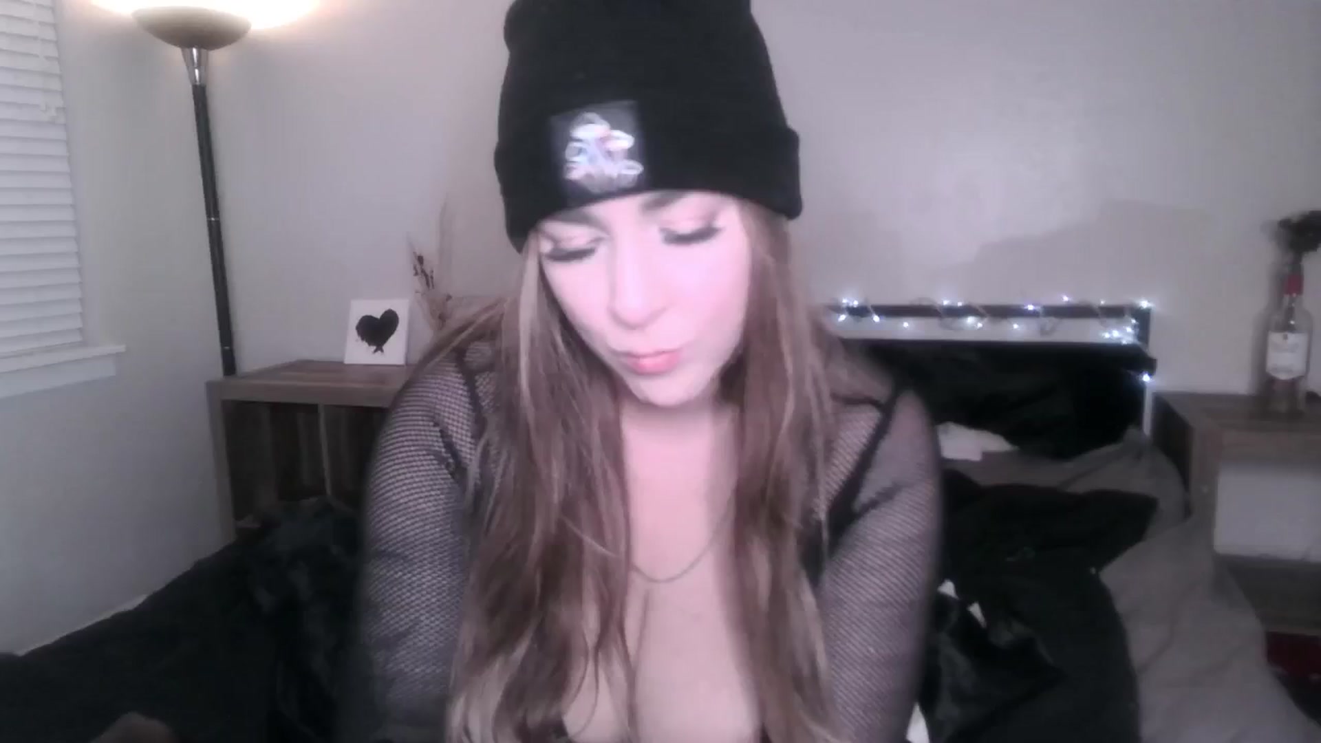 Gallery image thumbnail from ItsRavenRoses's myfreecams stream on, 09/24/2024, 08:10 image 6 of 20