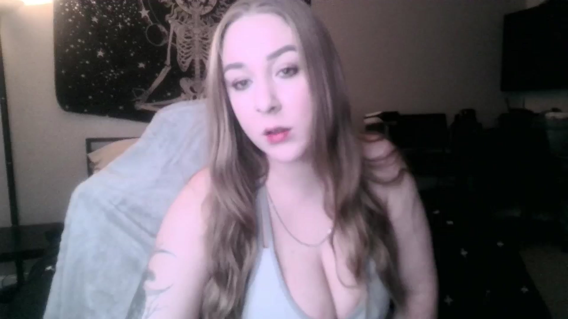 Gallery image thumbnail from ItsRavenRoses's myfreecams stream on, 12/01/2024, 14:10 image 1 of 20