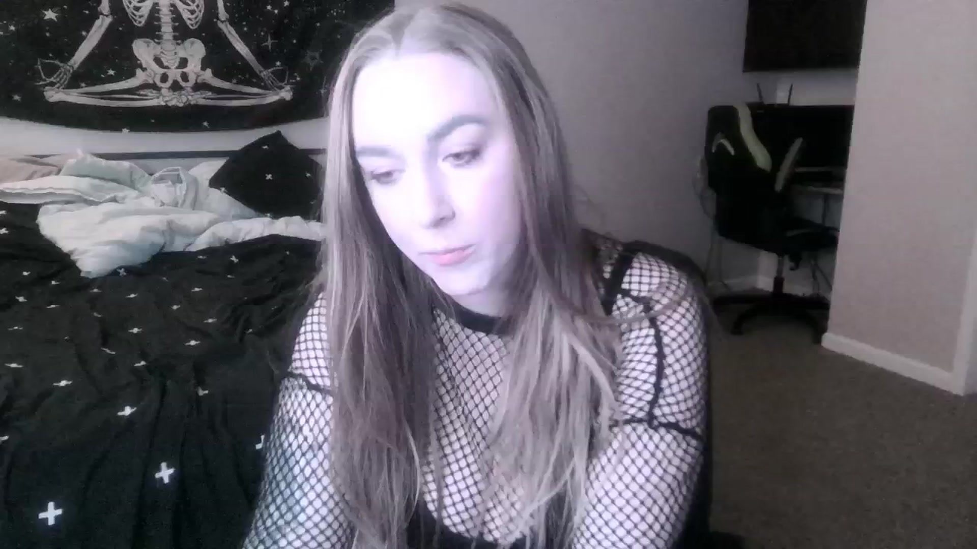 Gallery image thumbnail from ItsRavenRoses's myfreecams stream on, 12/03/2024, 10:34 image 12 of 20