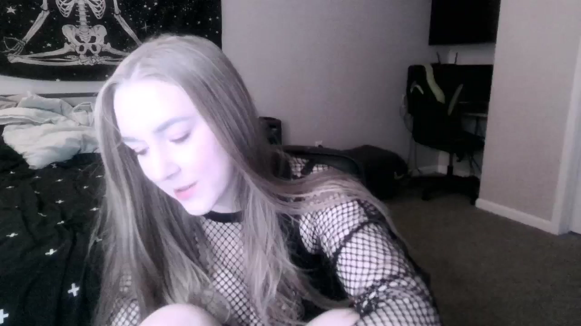 Gallery image thumbnail from ItsRavenRoses's myfreecams stream on, 12/03/2024, 10:34 image 8 of 20