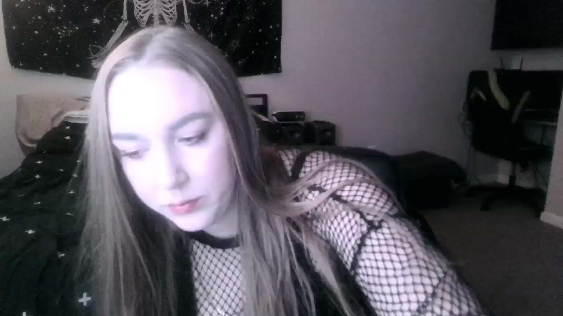 Gallery image thumbnail from ItsRavenRoses's myfreecams stream on, 12/03/2024, 10:34 image 16 of 20