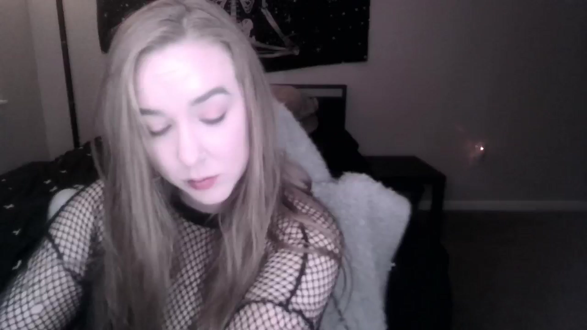 Gallery image thumbnail from ItsRavenRoses's myfreecams stream on, 01/01/2025, 13:33 image 1 of 20