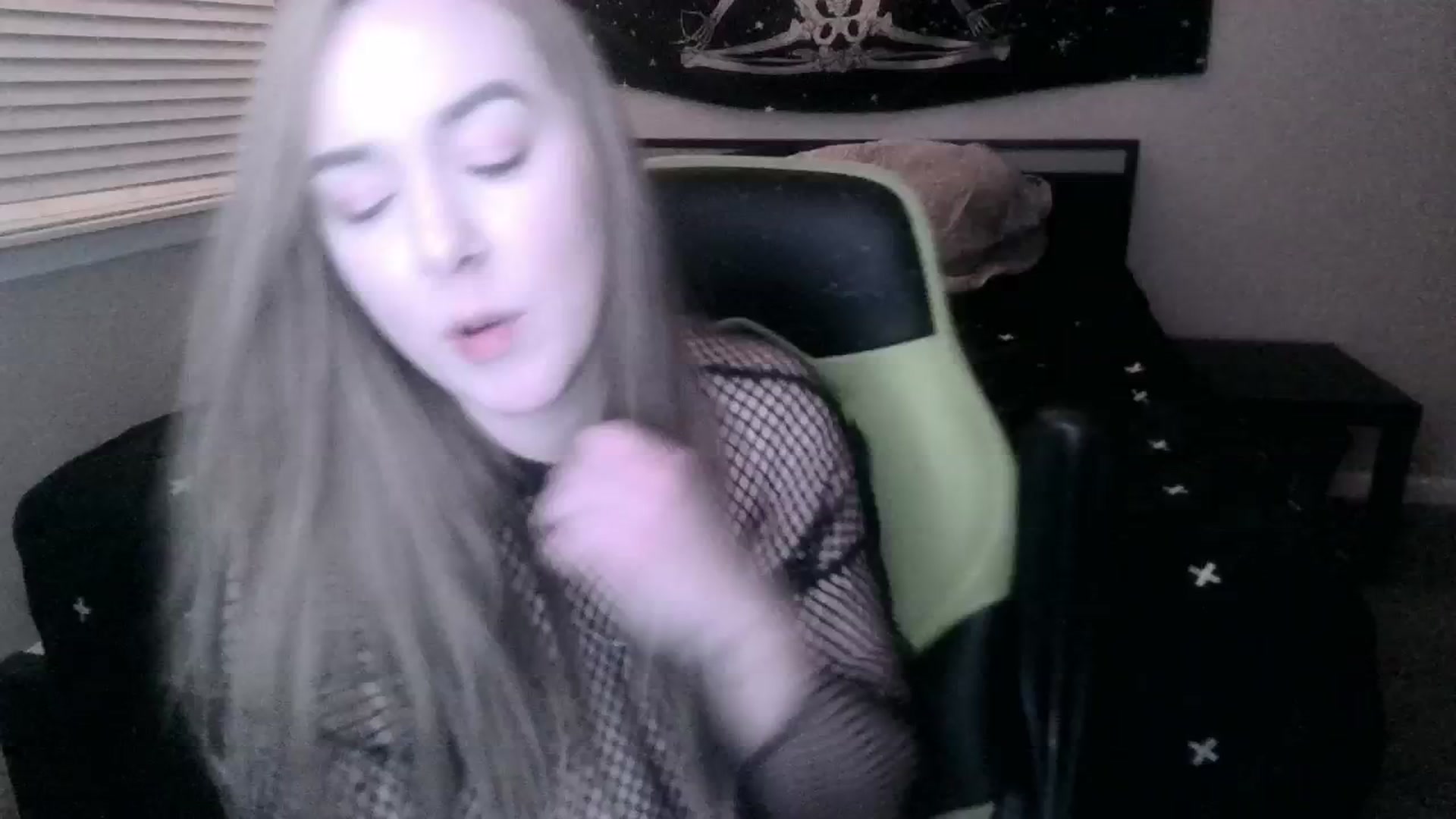 Gallery image thumbnail from ItsRavenRoses's myfreecams stream on, 01/01/2025, 13:33 image 17 of 20