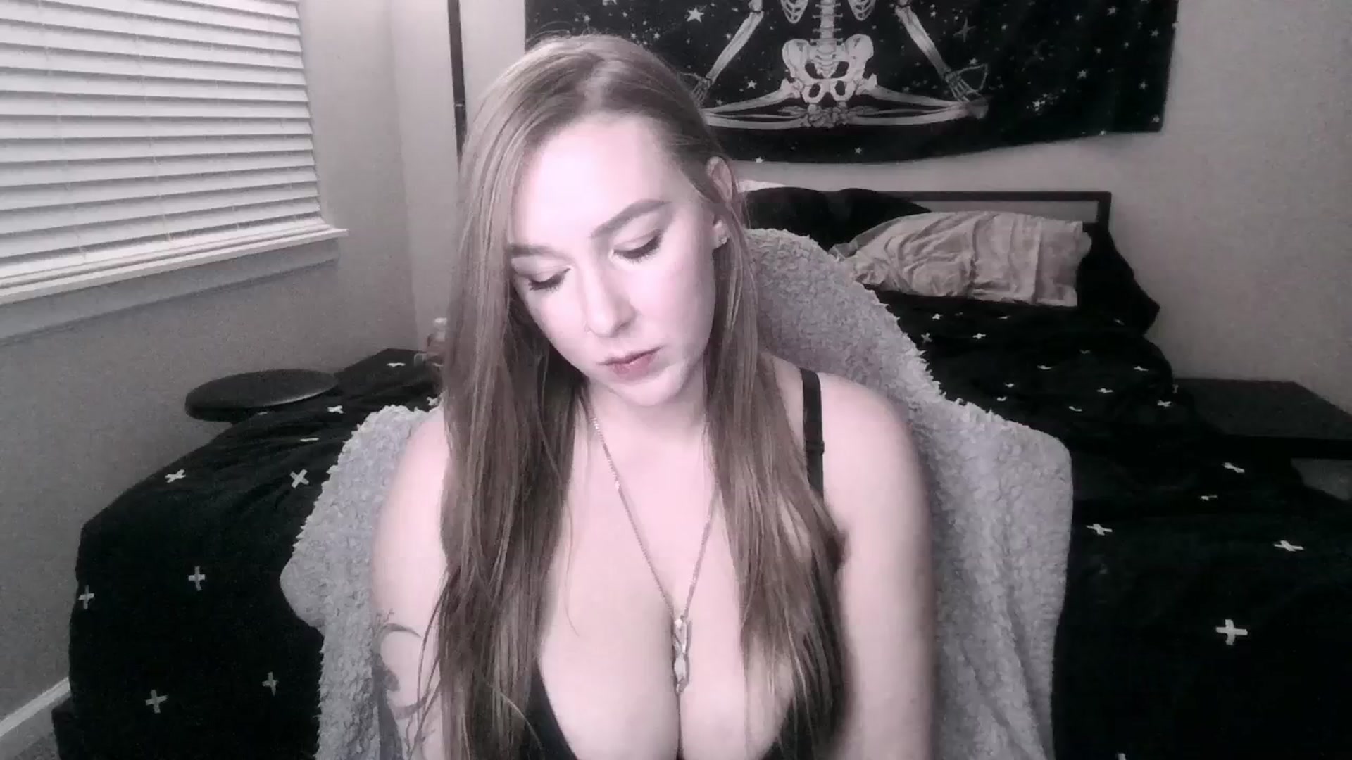 Gallery image thumbnail from ItsRavenRoses's myfreecams stream on, 01/13/2025, 08:32 image 19 of 20
