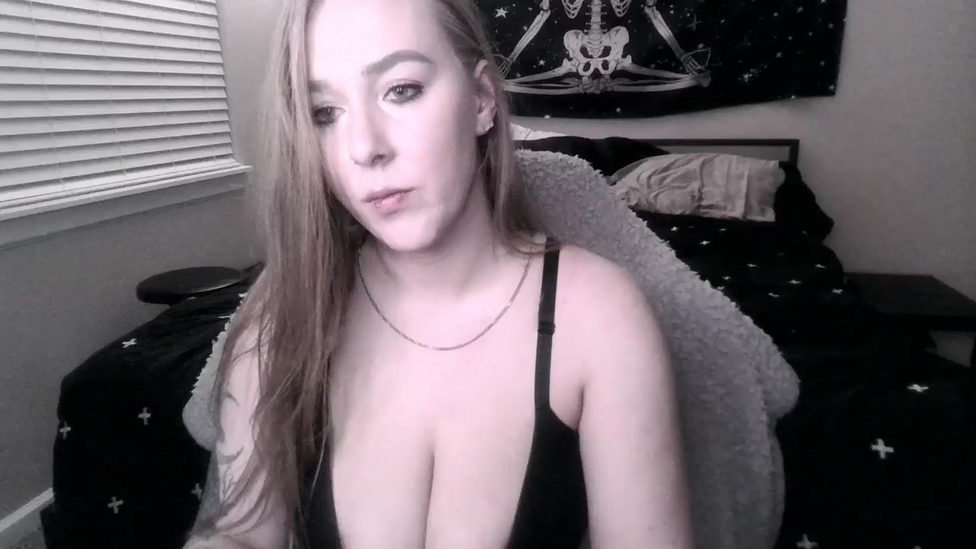 Gallery image thumbnail from ItsRavenRoses's myfreecams stream on, 01/13/2025, 08:32 image 6 of 20
