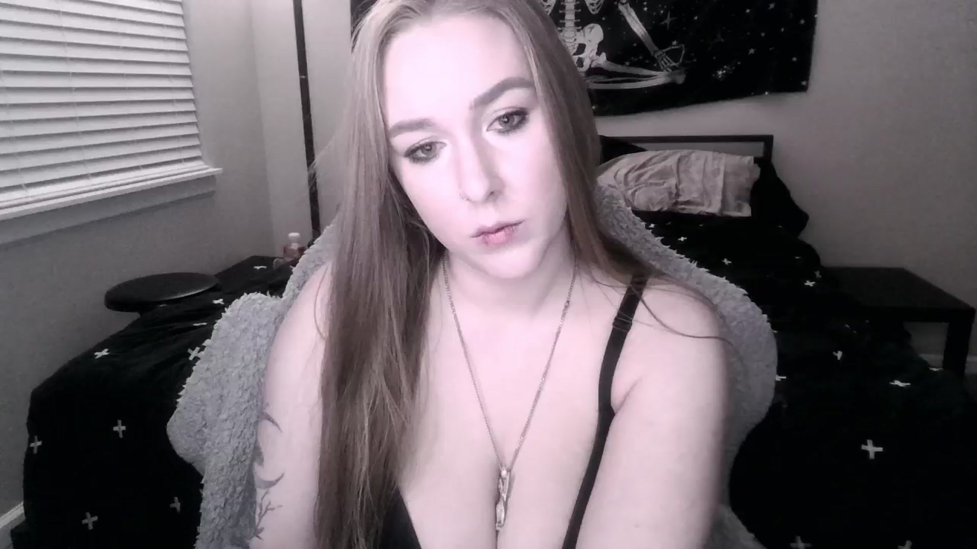 Gallery image thumbnail from ItsRavenRoses's myfreecams stream on, 01/13/2025, 13:45 image 3 of 20