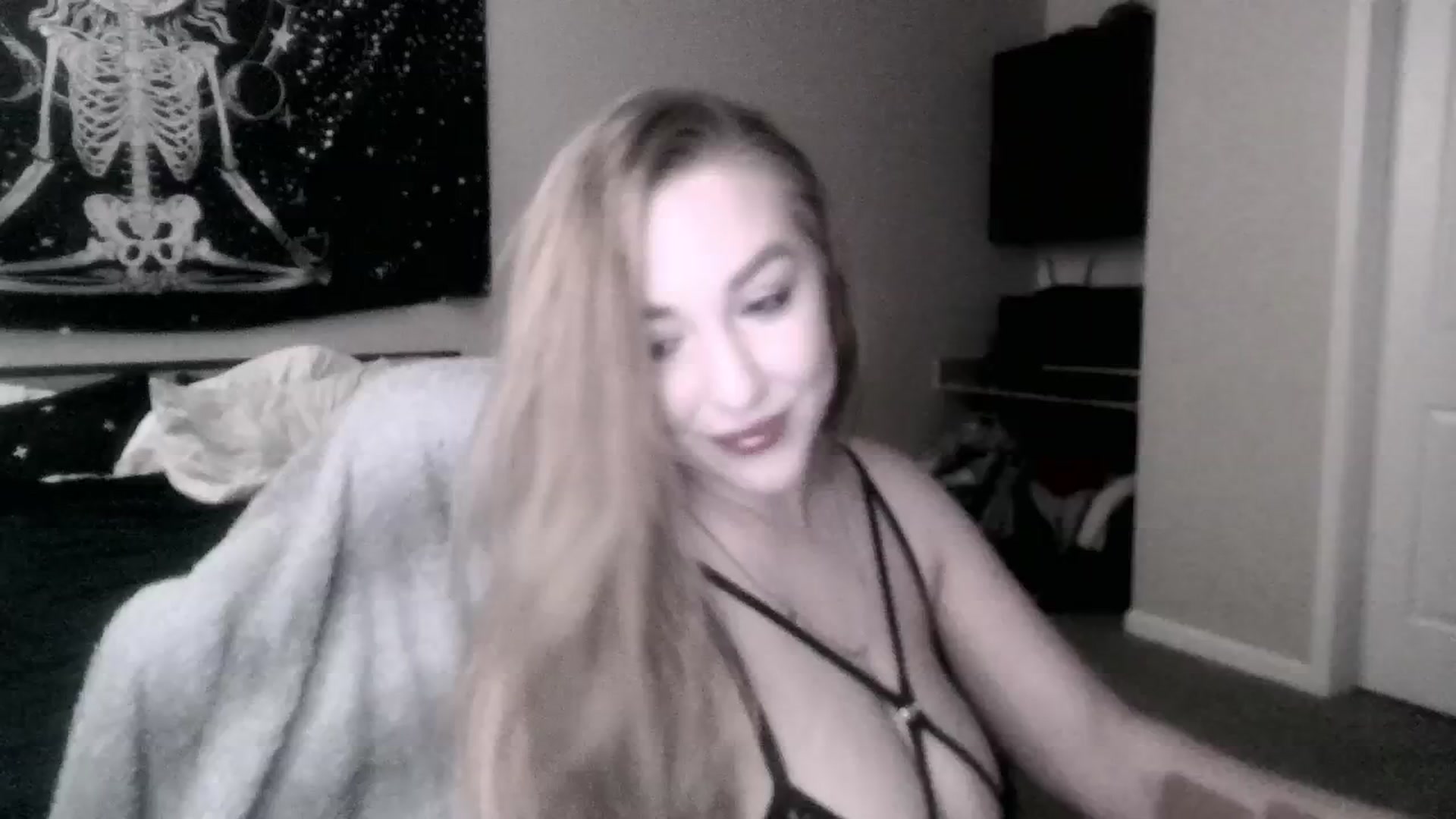 Gallery image thumbnail from ItsRavenRoses's myfreecams stream on, 01/28/2025, 09:01 image 6 of 20