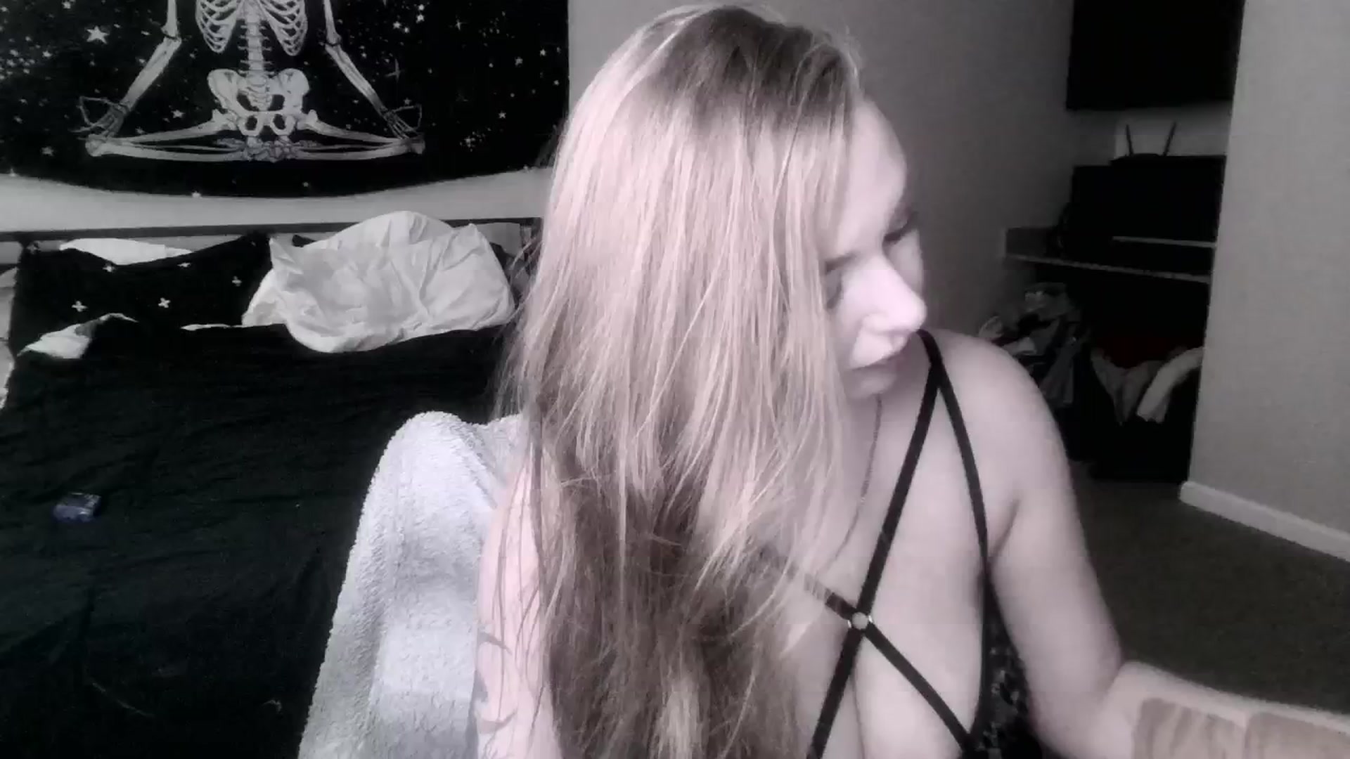 Gallery image thumbnail from ItsRavenRoses's myfreecams stream on, 01/28/2025, 09:01 image 3 of 20