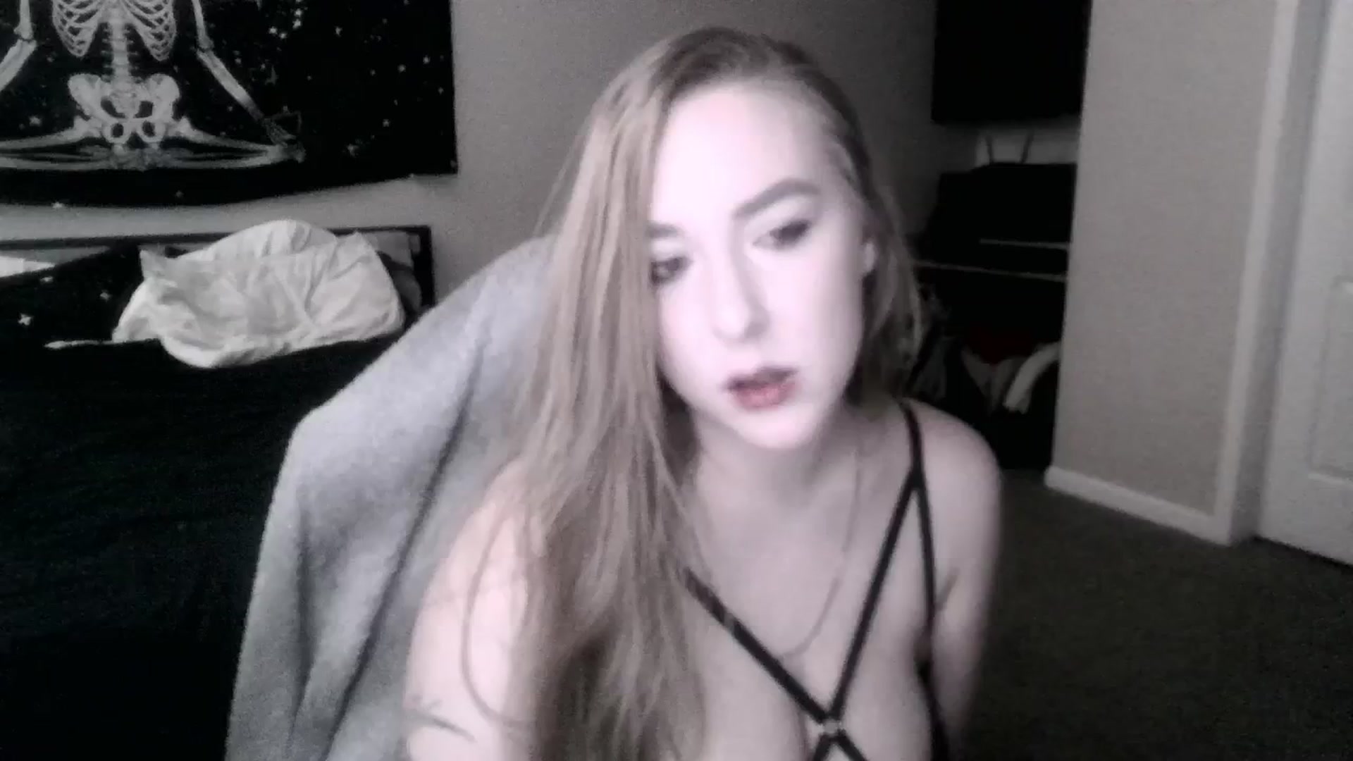 Gallery image thumbnail from ItsRavenRoses's myfreecams stream on, 01/28/2025, 09:01 image 10 of 20