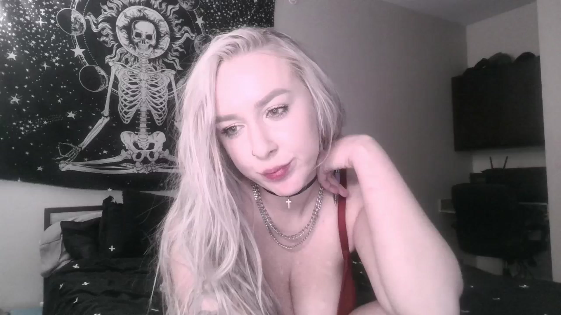 Gallery image thumbnail from ItsRavenRoses's myfreecams stream on, 04/26/2025, 09:27 image 2 of 20