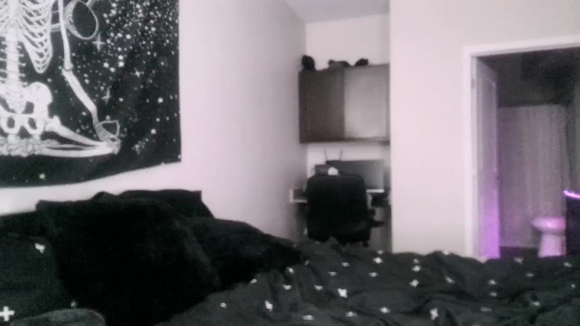Gallery image thumbnail from ItsRavenRoses's myfreecams stream on, 05/19/2025, 04:14 image 15 of 20
