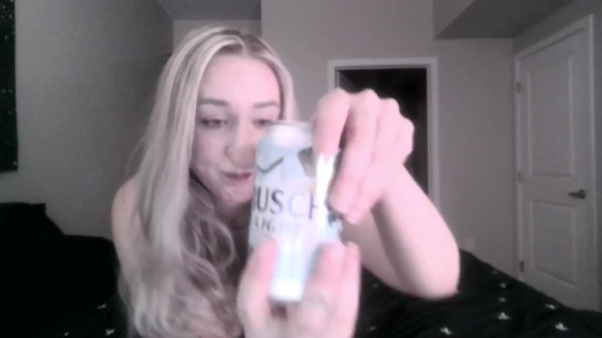 Gallery image thumbnail from ItsRavenRoses's myfreecams stream on, 05/19/2025, 04:14 image 1 of 20