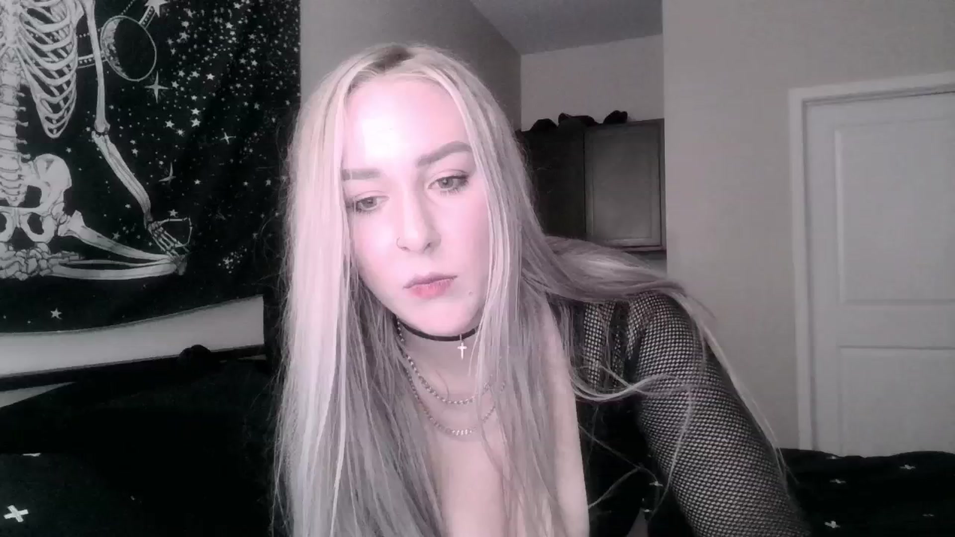 Gallery image thumbnail from ItsRavenRoses's myfreecams stream on, 05/25/2025, 06:38 image 2 of 20