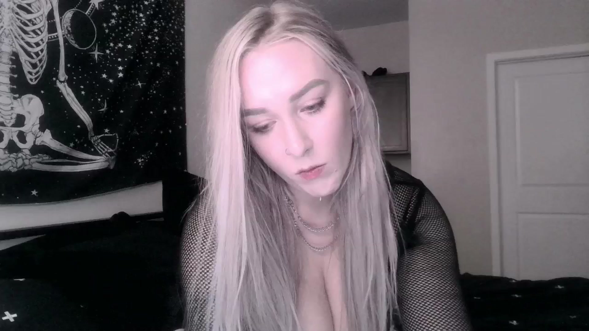 Gallery image thumbnail from ItsRavenRoses's myfreecams stream on, 05/25/2025, 06:38 image 4 of 20