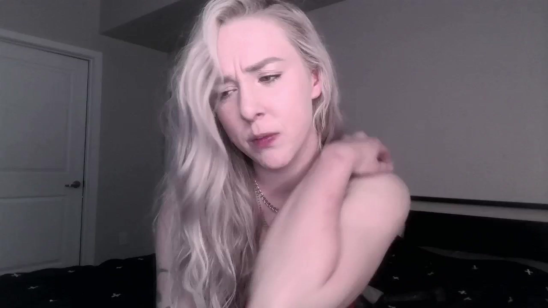 Gallery image thumbnail from ItsRavenRoses's myfreecams stream on, 06/05/2025, 05:19 image 14 of 20