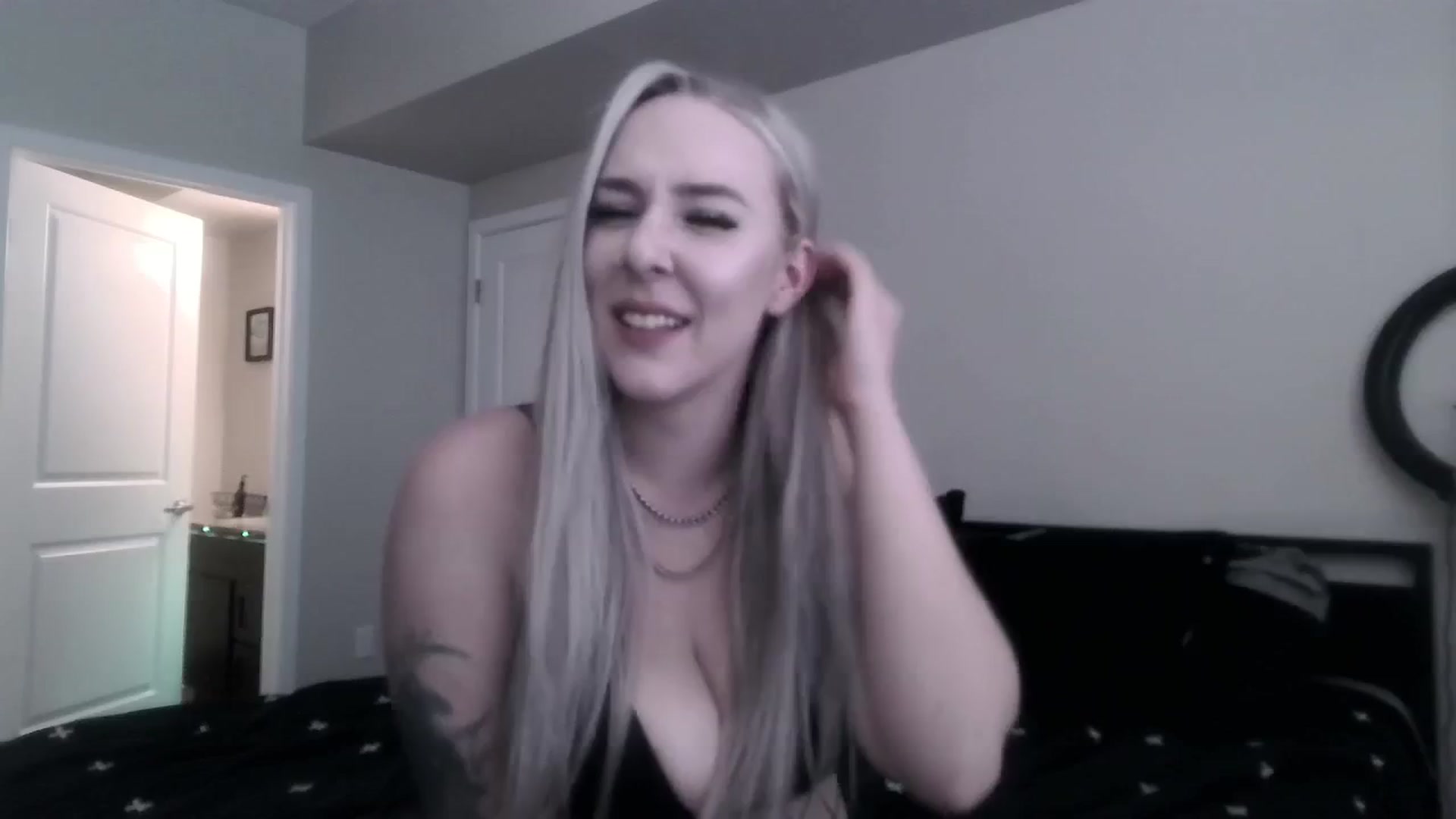 Gallery image thumbnail from ItsRavenRoses's myfreecams stream on, 06/12/2025, 01:03 image 14 of 20