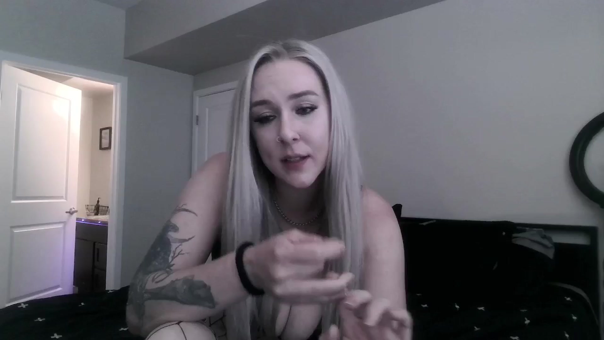 Gallery image thumbnail from ItsRavenRoses's myfreecams stream on, 06/12/2025, 01:03 image 3 of 20