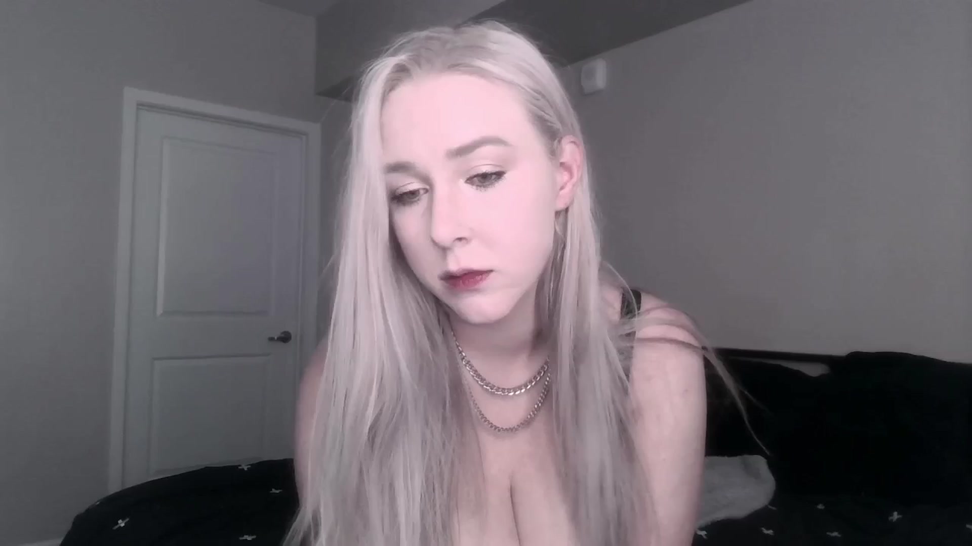 Gallery image thumbnail from ItsRavenRoses's myfreecams stream on, 06/13/2025, 01:22 image 9 of 20