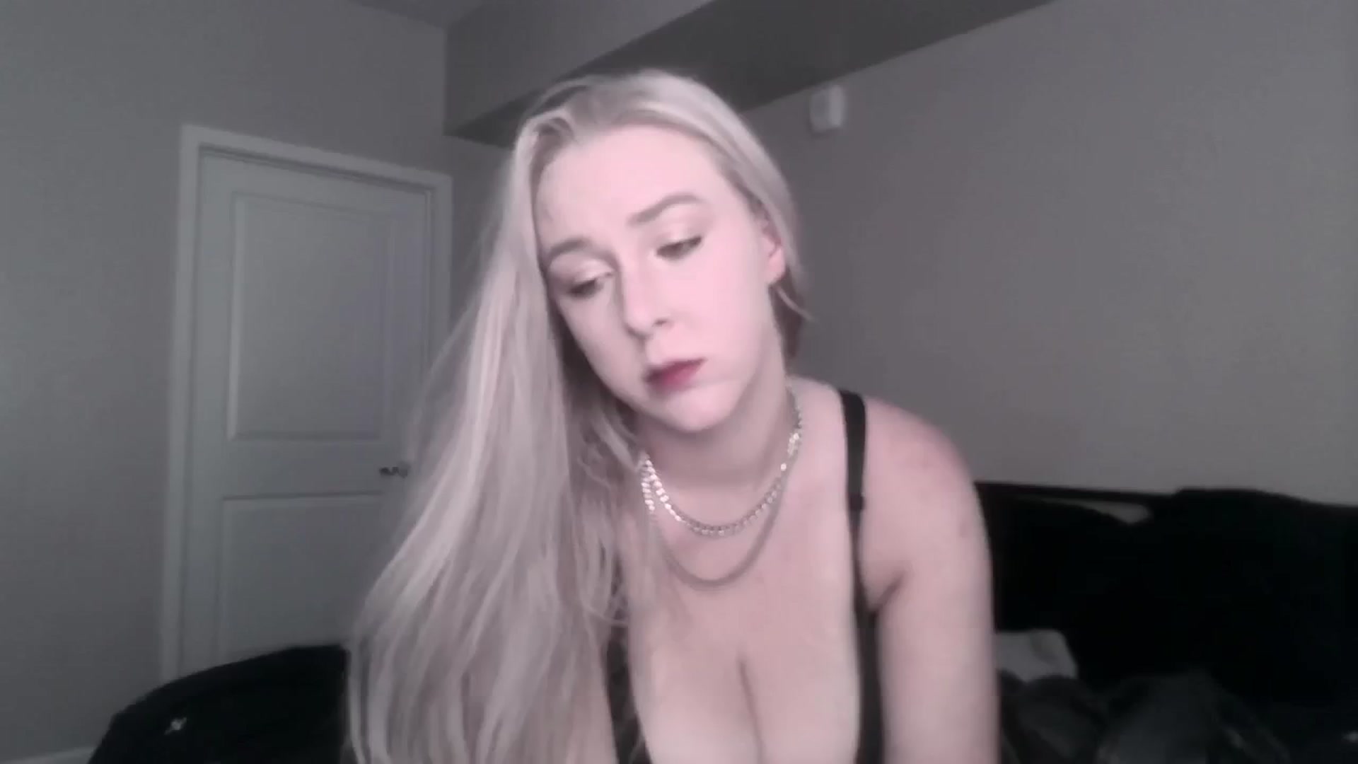 Gallery image thumbnail from ItsRavenRoses's myfreecams stream on, 06/13/2025, 01:22 image 16 of 20