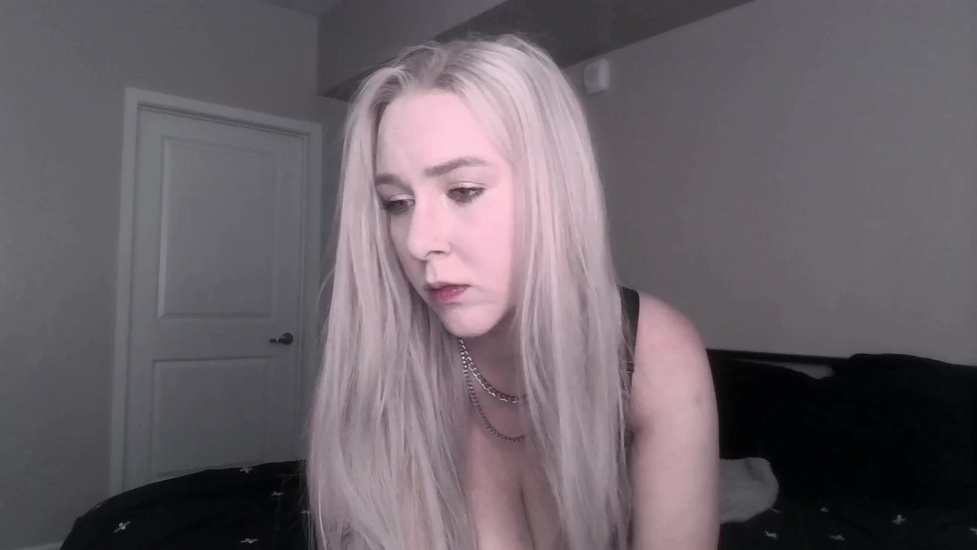 Gallery image thumbnail from ItsRavenRoses's myfreecams stream on, 06/13/2025, 01:22 image 5 of 20