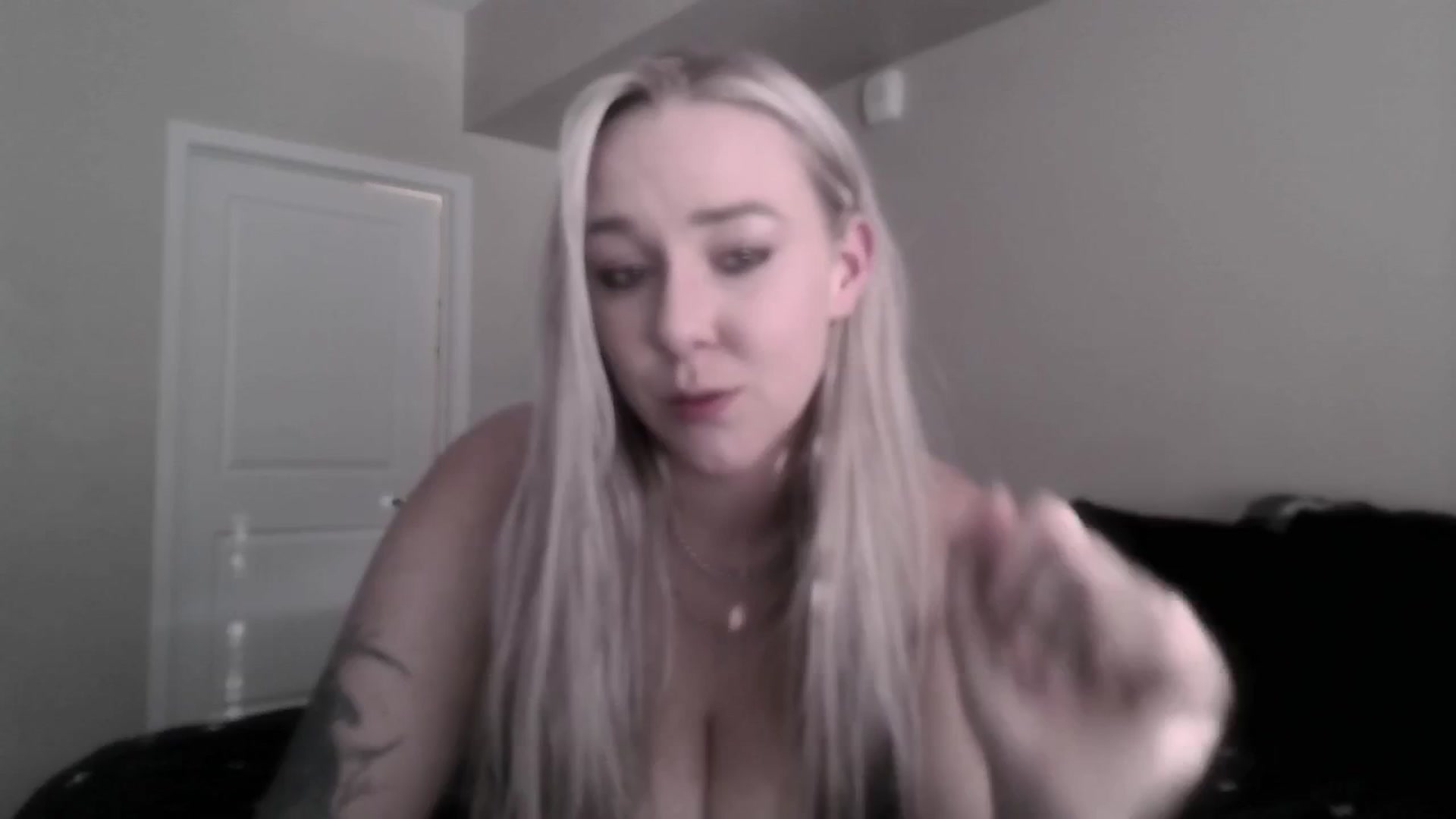 Gallery image thumbnail from ItsRavenRoses's myfreecams stream on, 06/20/2025, 01:24 image 18 of 20